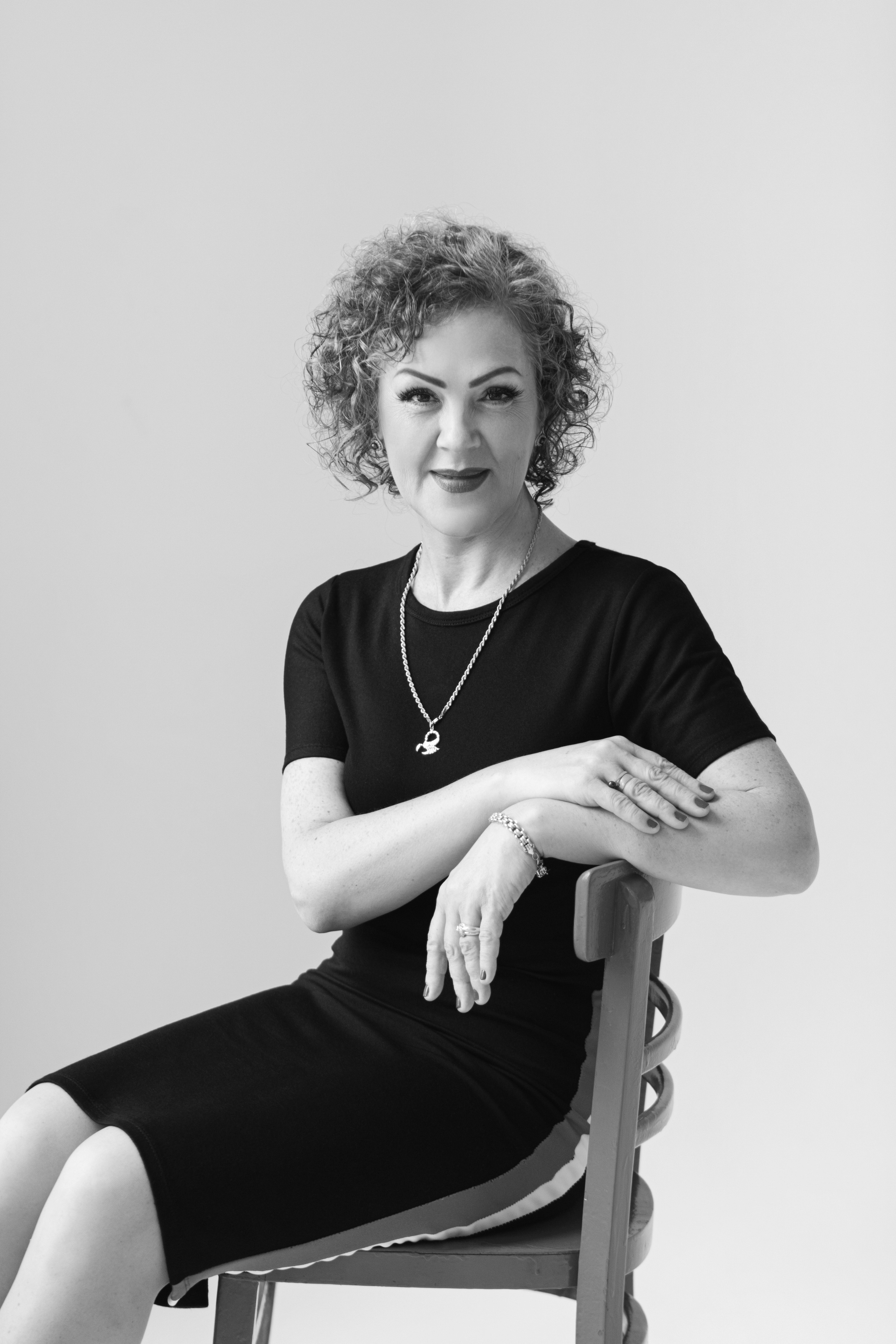 Fotodzień „Kobiecość w stylu minimalizmu”. Fotograf w Łodzi Lana Shkuratova