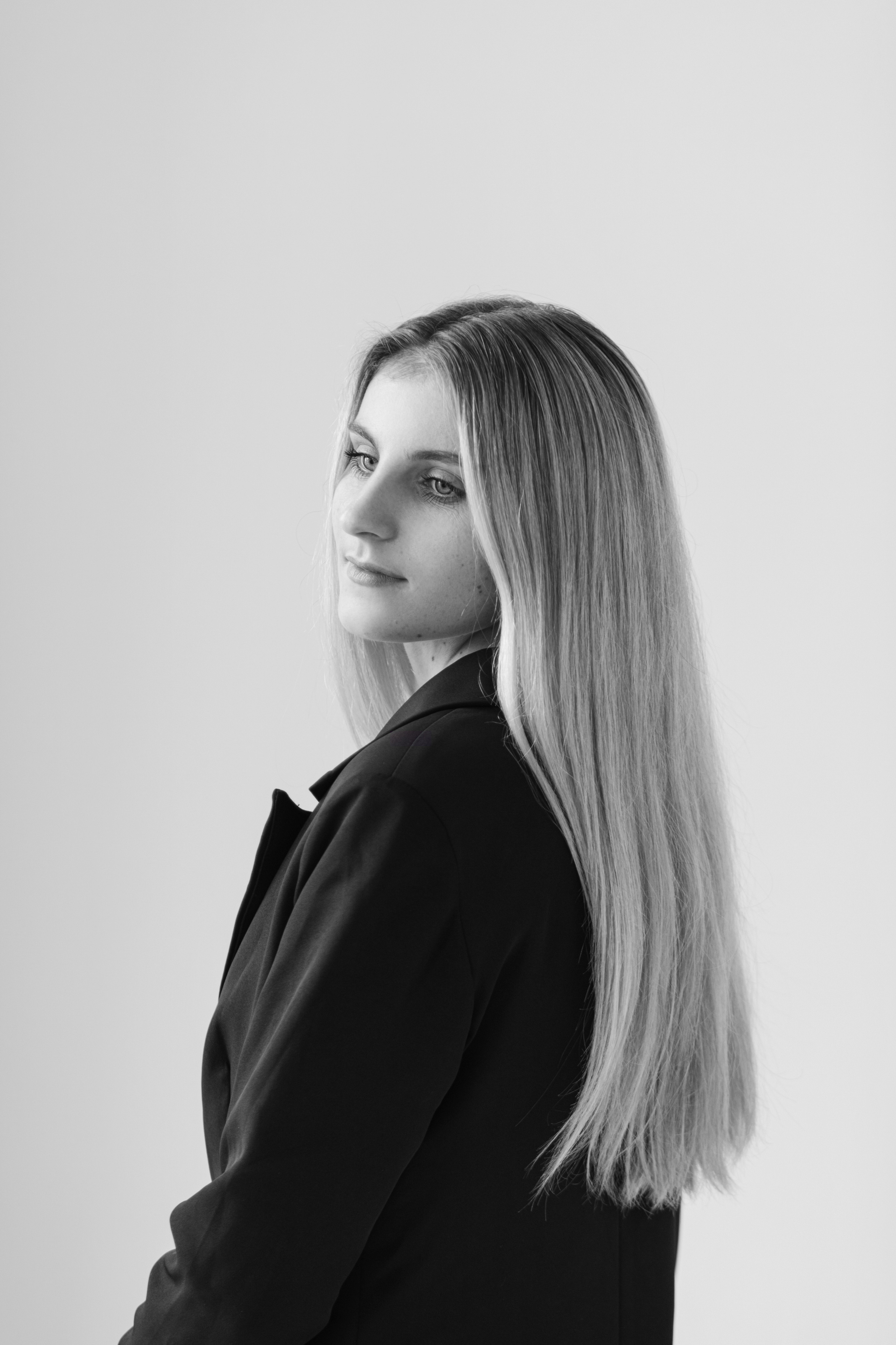 Fotodzień „Kobiecość w stylu minimalizmu”. Fotograf w Łodzi Lana Shkuratova