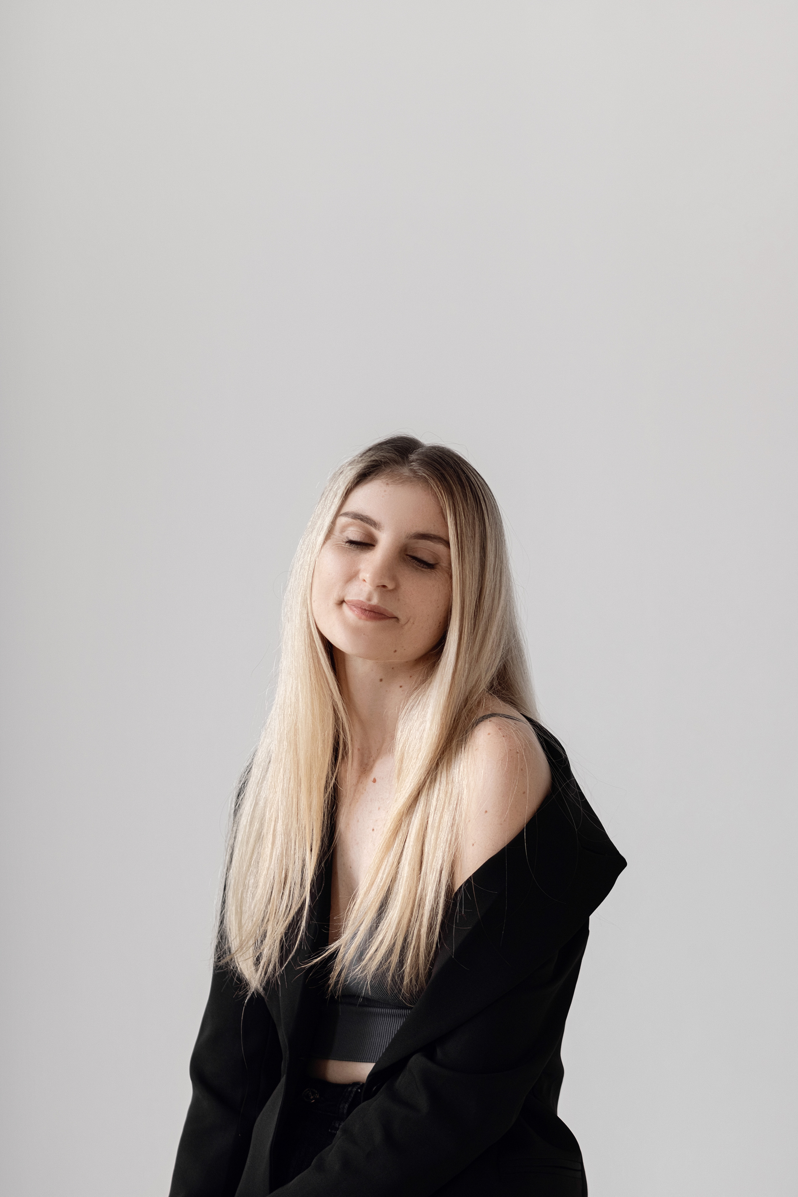 Fotodzień „Kobiecość w stylu minimalizmu”. Fotograf w Łodzi Lana Shkuratova