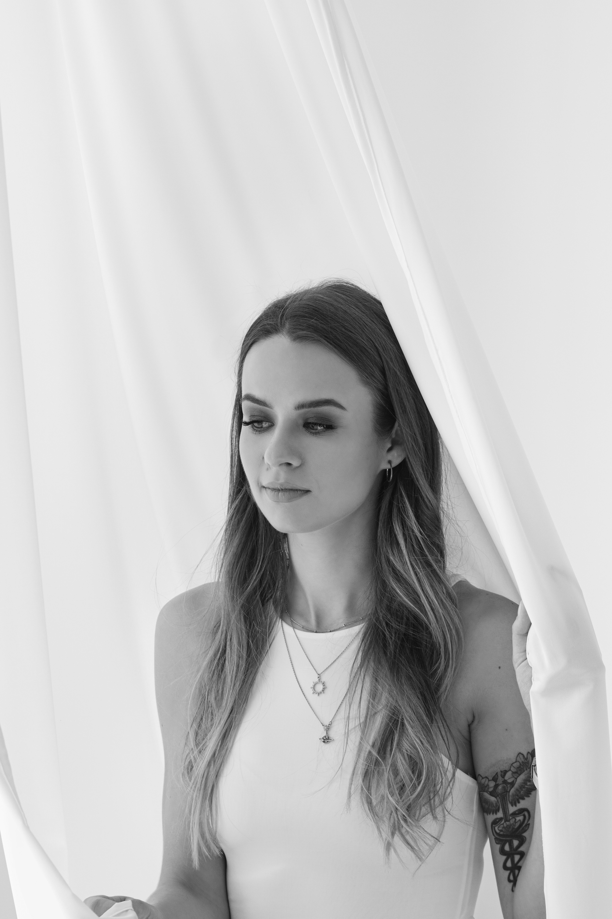 Fotodzień „Kobiecość w stylu minimalizmu”. Fotograf w Łodzi Lana Shkuratova