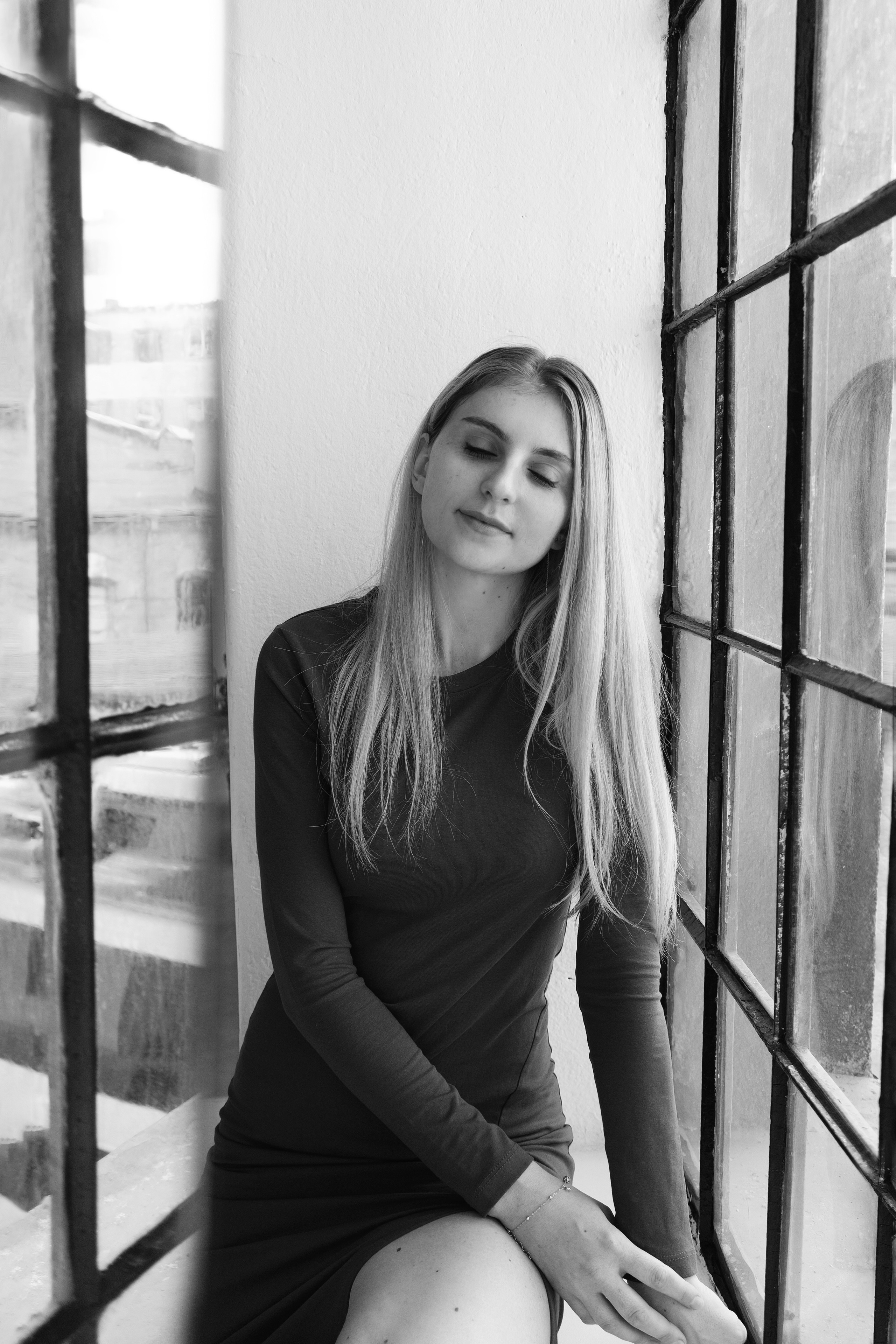 Fotodzień „Kobiecość w stylu minimalizmu”. Fotograf w Łodzi Lana Shkuratova