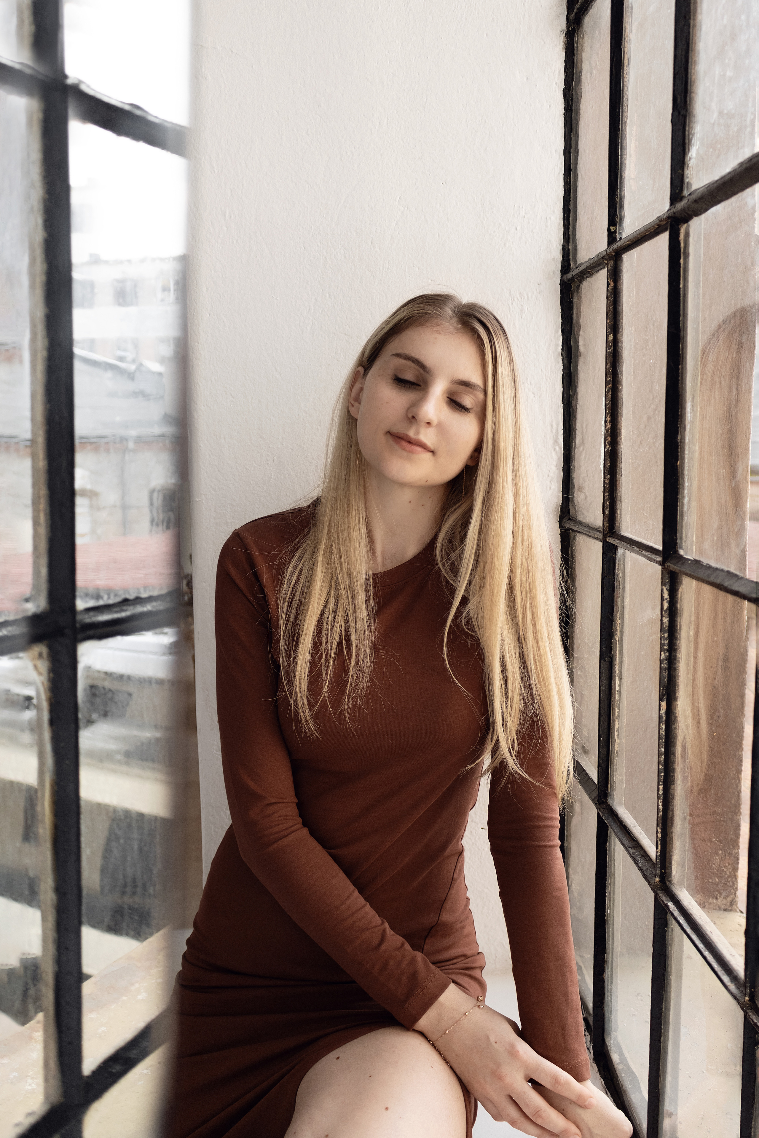 Fotodzień „Kobiecość w stylu minimalizmu”. Fotograf w Łodzi Lana Shkuratova