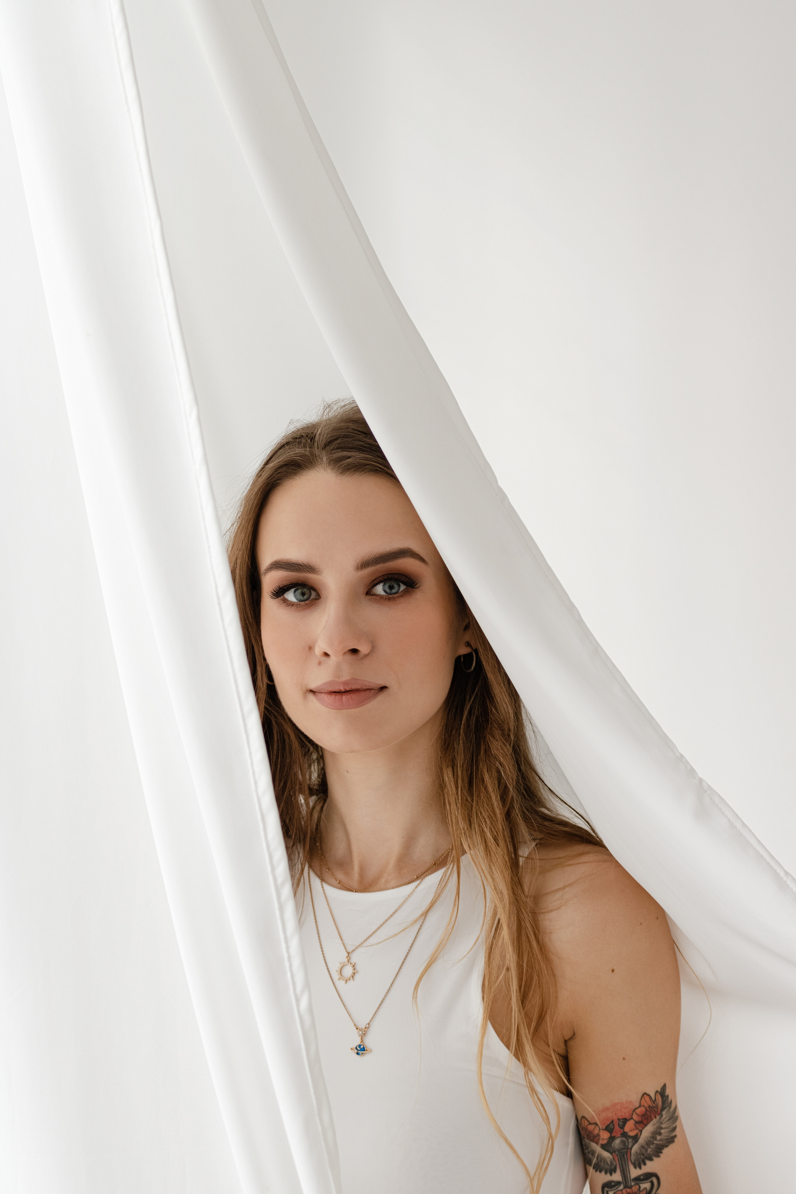 Fotodzień „Kobiecość w stylu minimalizmu”. Fotograf w Łodzi Lana Shkuratova