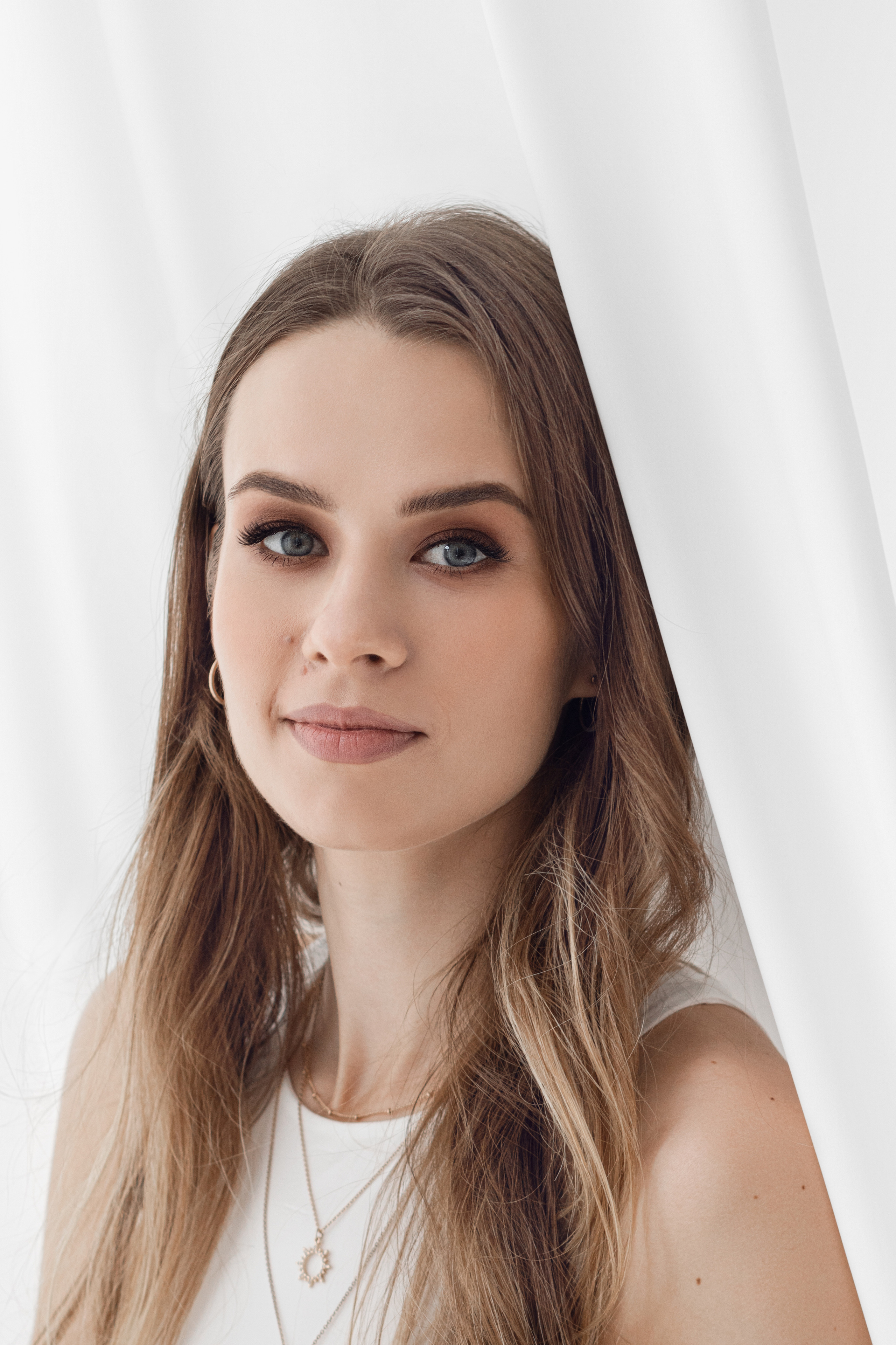 Fotodzień „Kobiecość w stylu minimalizmu”. Fotograf w Łodzi Lana Shkuratova