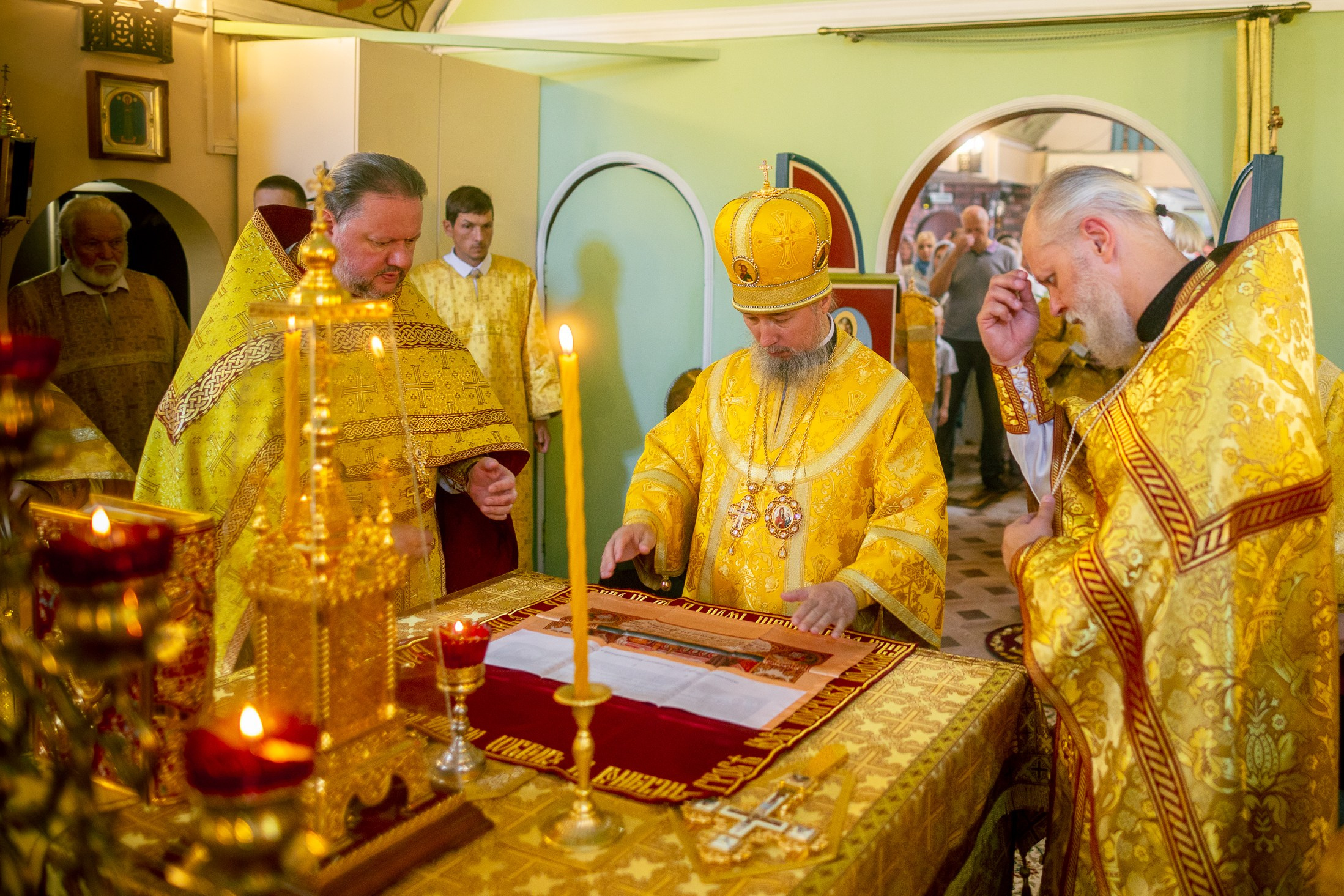 Митрополит Василий. 10 лет Храму Святителя Спиридона Тримифунтского. Фото и видеосъемка любых мероприятий в городе Краснодаре и Краснодарском крае. Щеколдин Антон