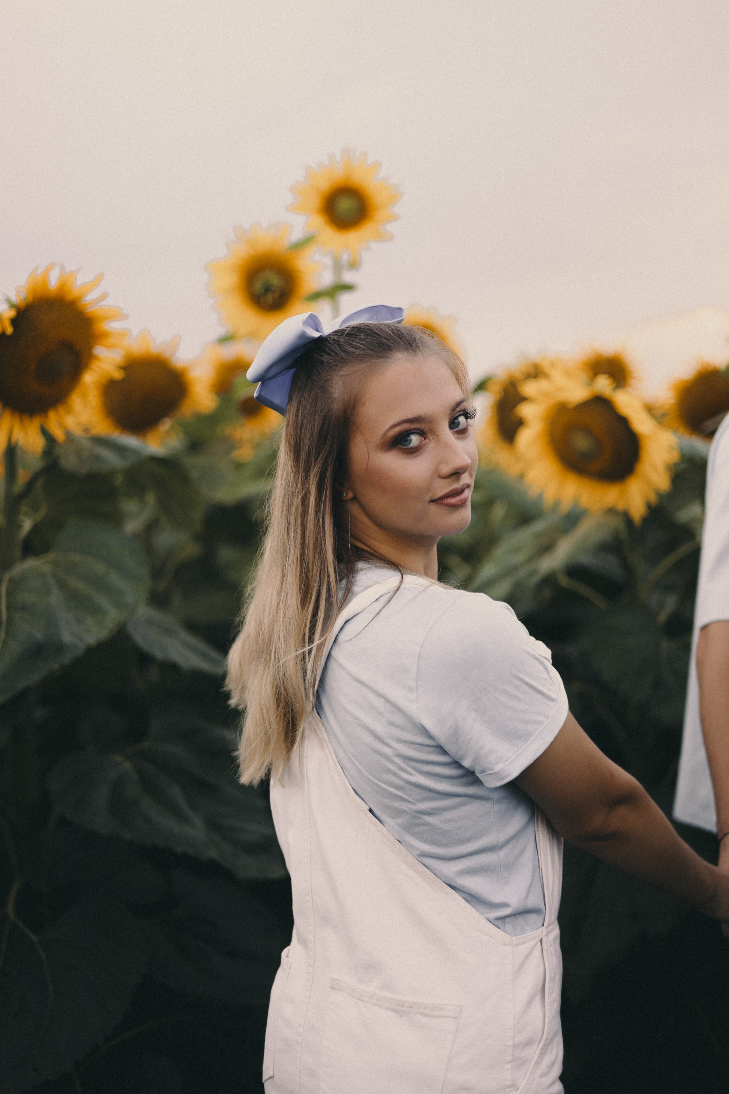 Михаил и Валерия | Подсолнухи. Фотограф Мария Лаенко