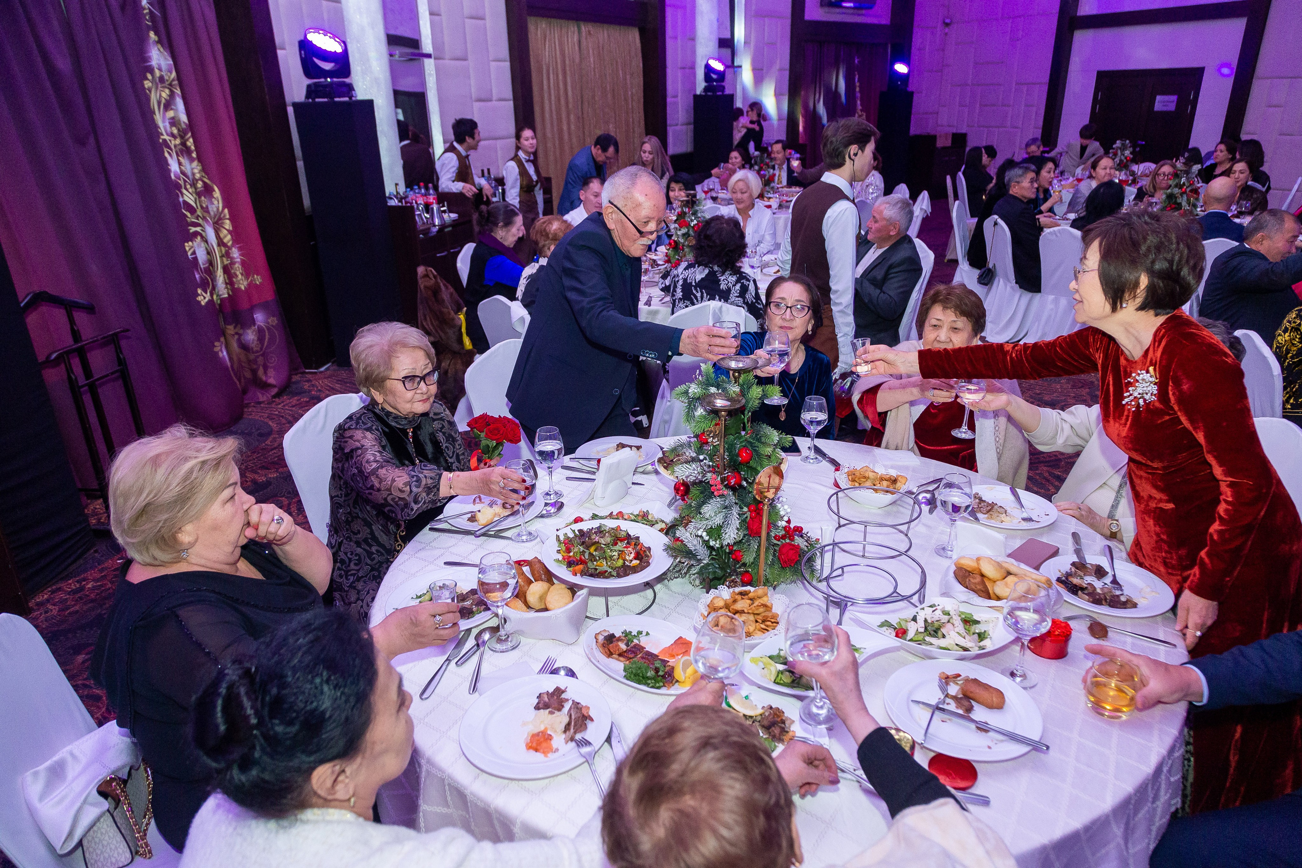 Айша Юбилей 80 лет. Свадебный фотограф в Алматы Айгерим Верба
