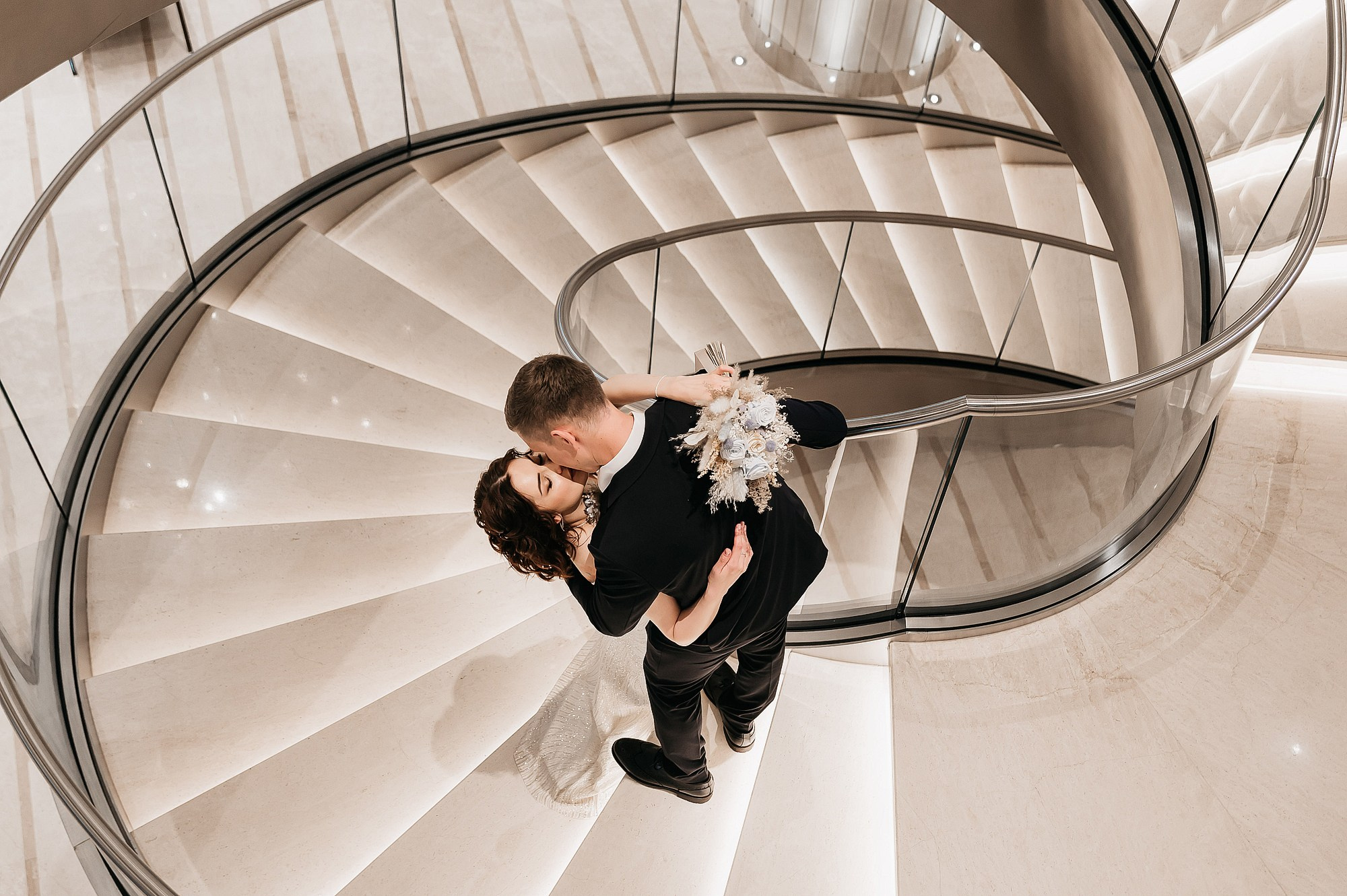 Денис и Екатерина ВДНХ. Свадебный фотограф в Дубне Алексей Фонарёв