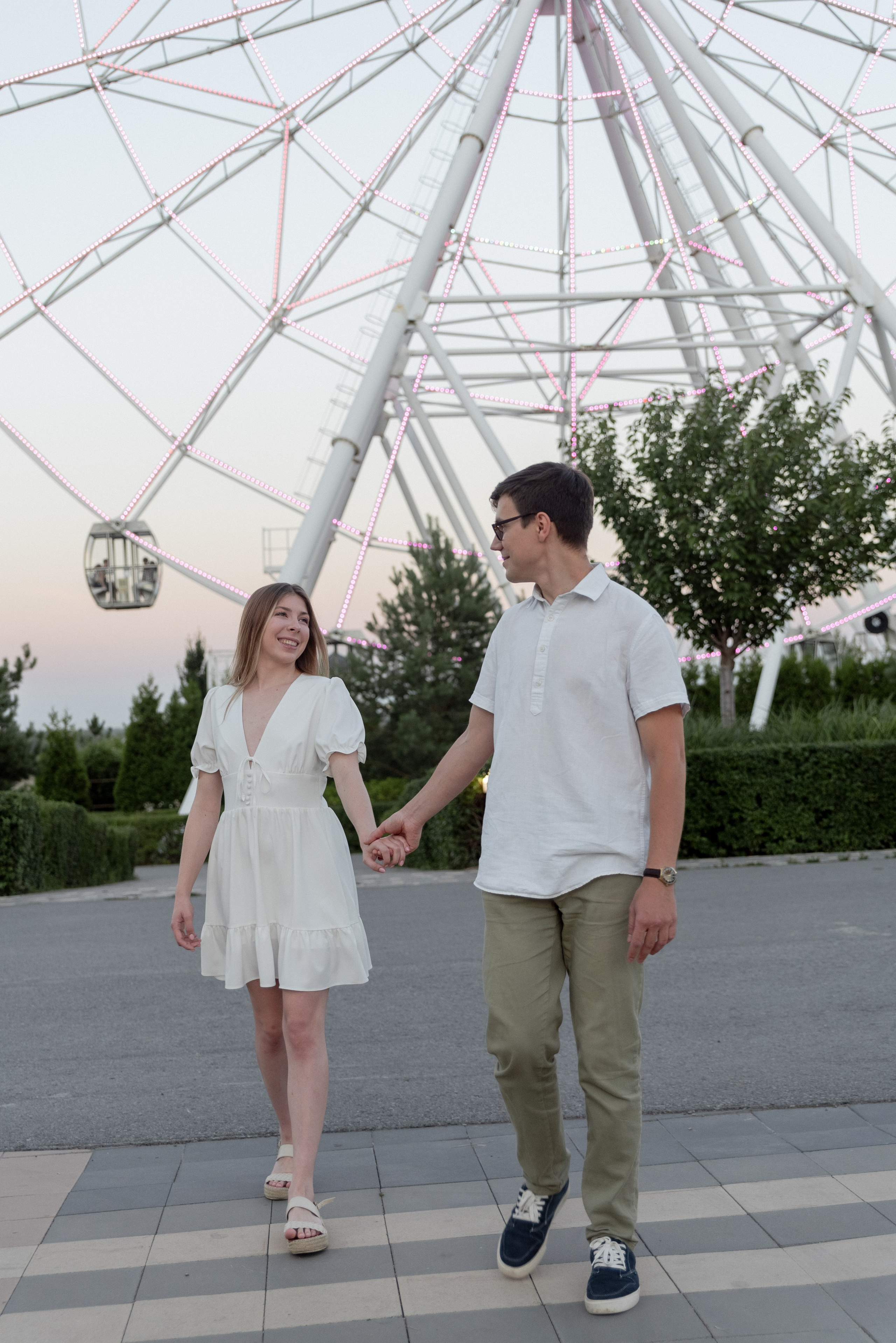 Love Story карусель. Аня и Никита. Фотограф Алеся Груздо Волгоград