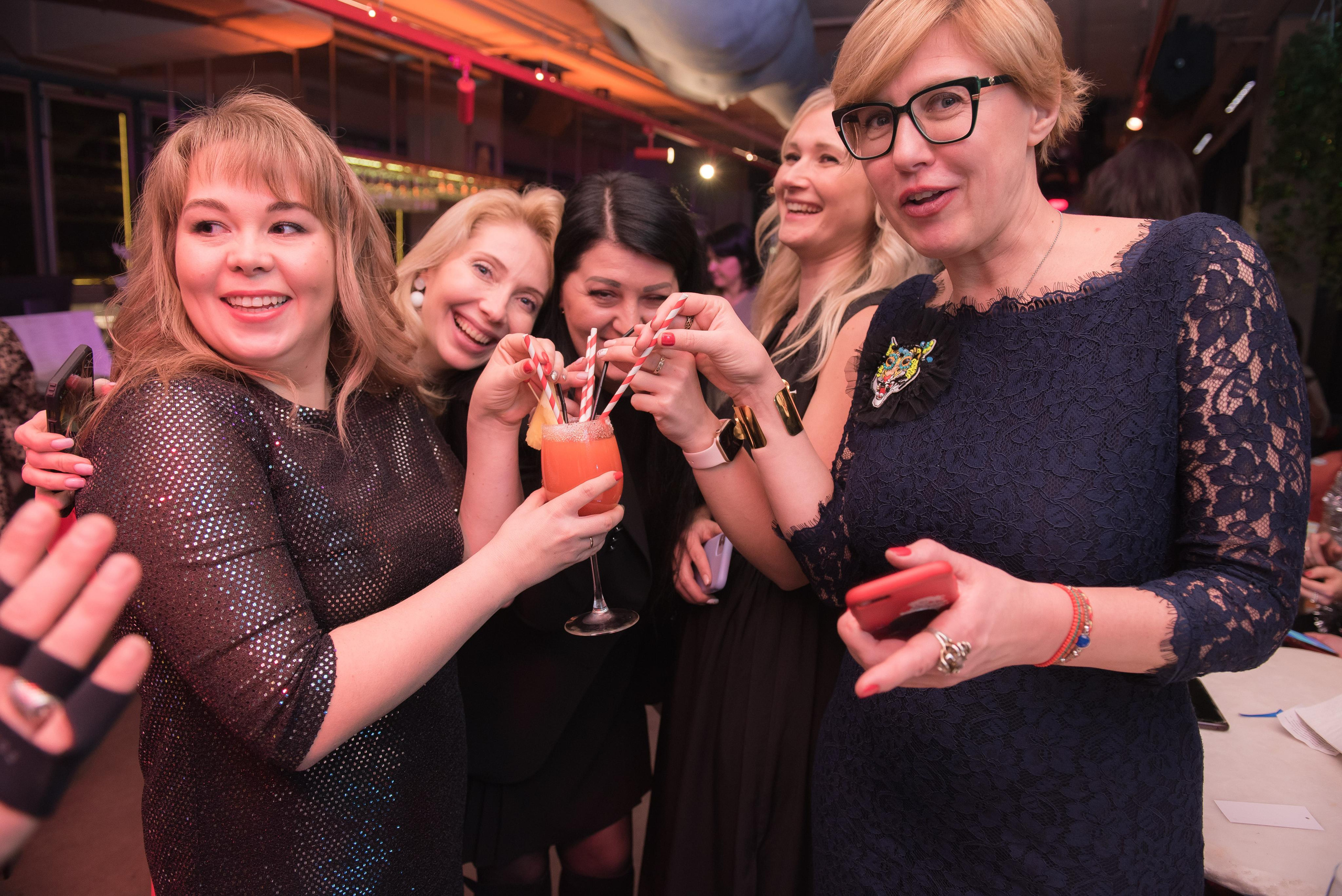 Новогодний девичник «Небанальный нетворкинг». Бренд-фотограф для экспертов и блогеров в Москве Влада Горбовская