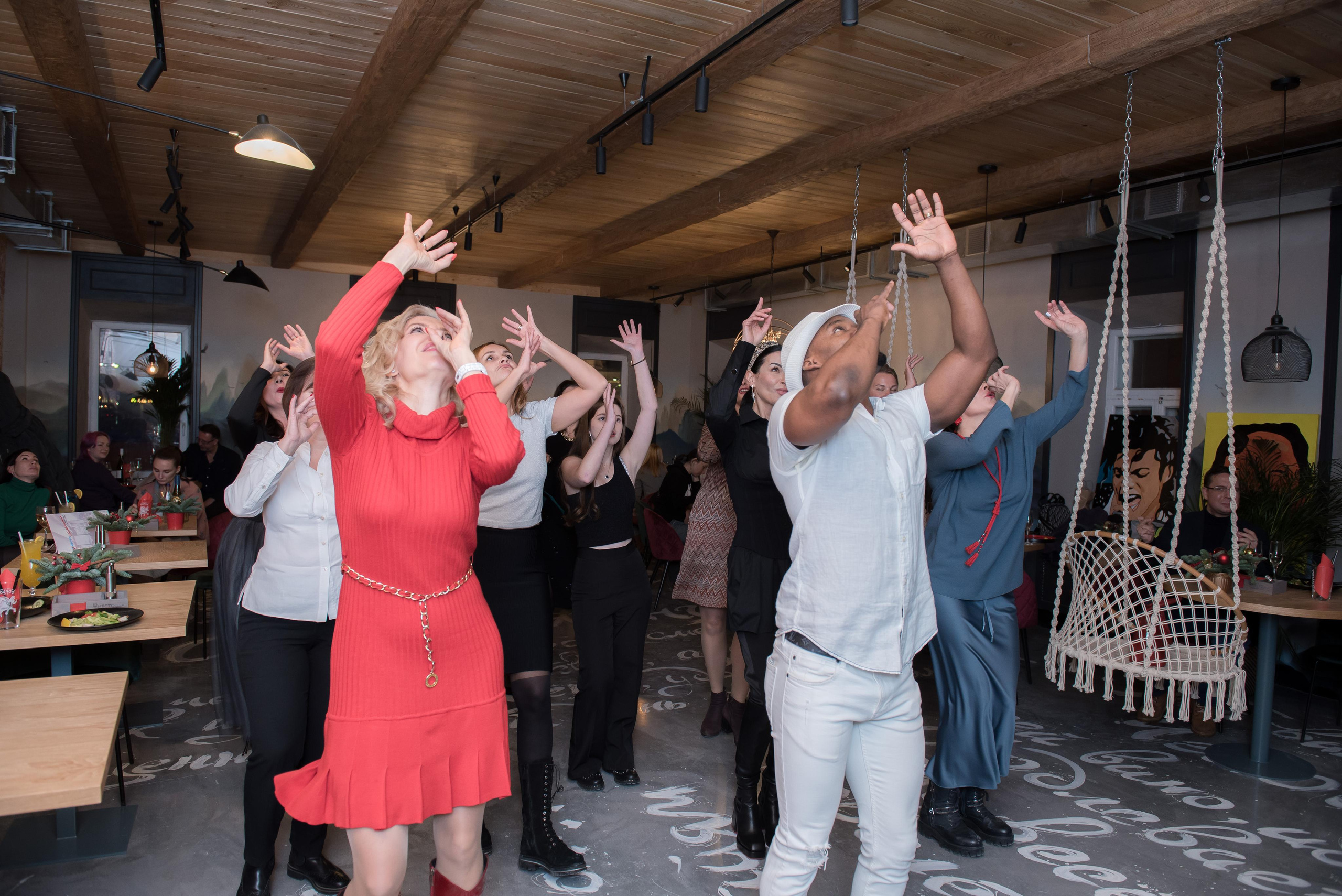 Открытие кафе-бара на Никольской. Бренд-фотограф для экспертов и блогеров в Москве Влада Горбовская