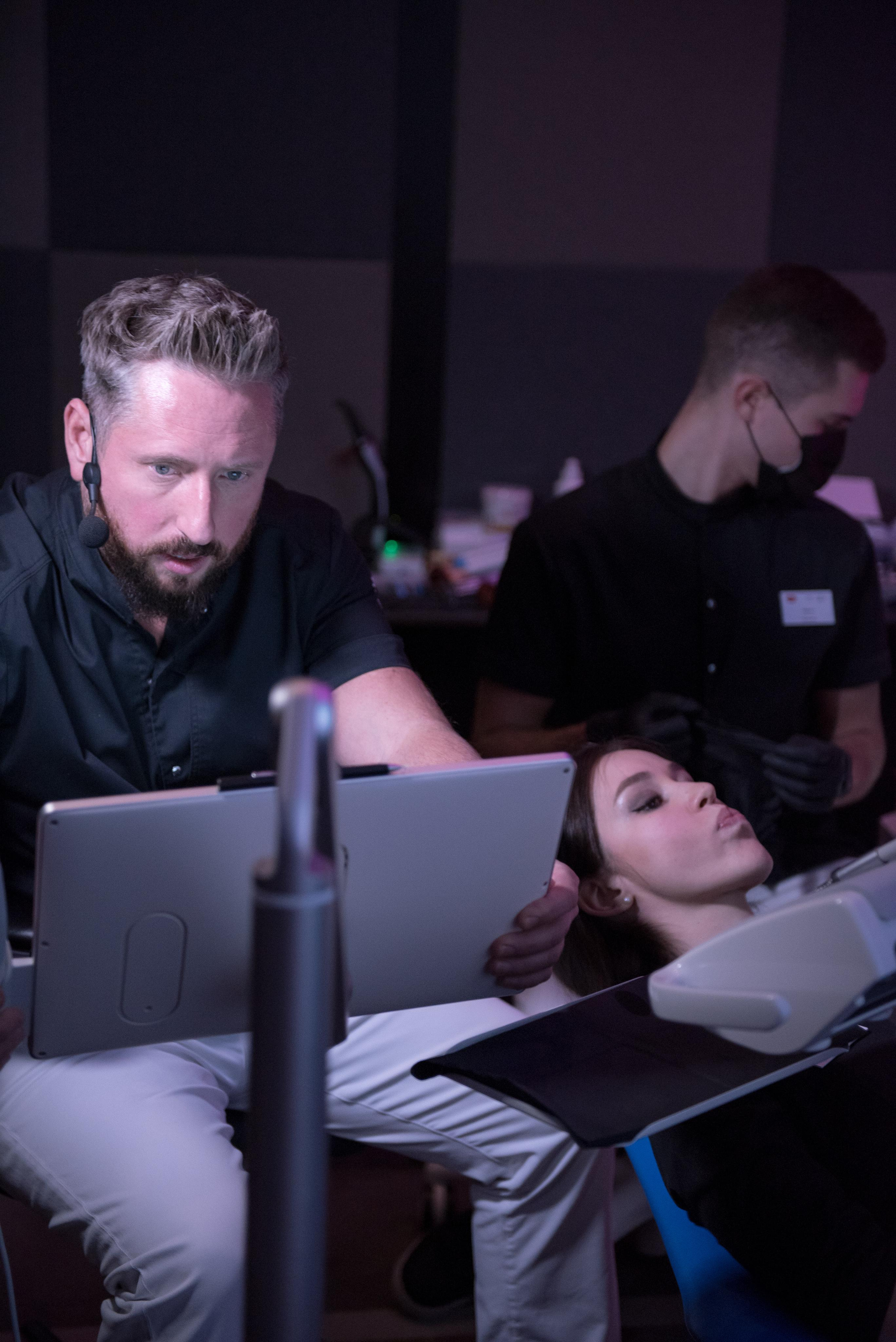 Конференция ортодонтов, «Radisson Blu Olympiyskiy Hotel», Moscow. Бренд-фотограф для экспертов и блогеров в Москве Влада Горбовская