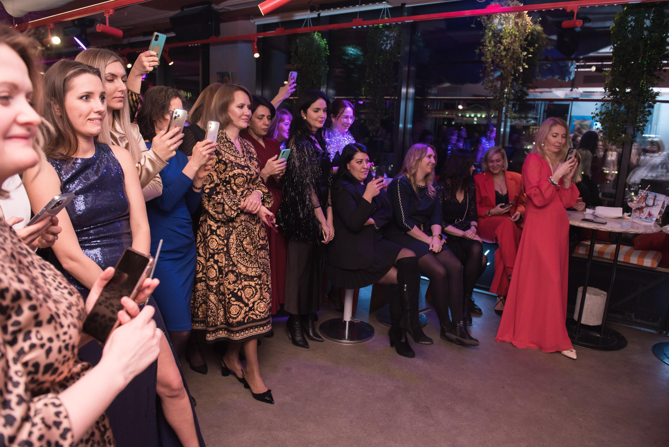 Новогодний девичник «Небанальный нетворкинг». Бренд-фотограф для экспертов и блогеров в Москве Влада Горбовская