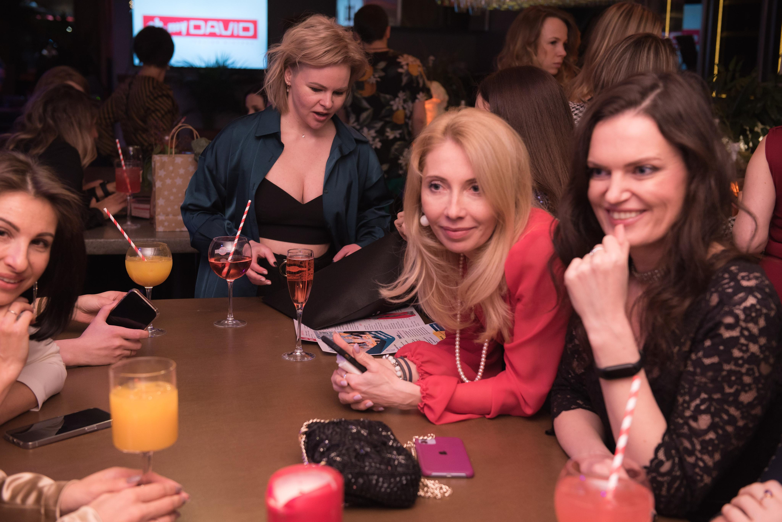 Новогодний девичник «Небанальный нетворкинг». Бренд-фотограф для экспертов и блогеров в Москве Влада Горбовская