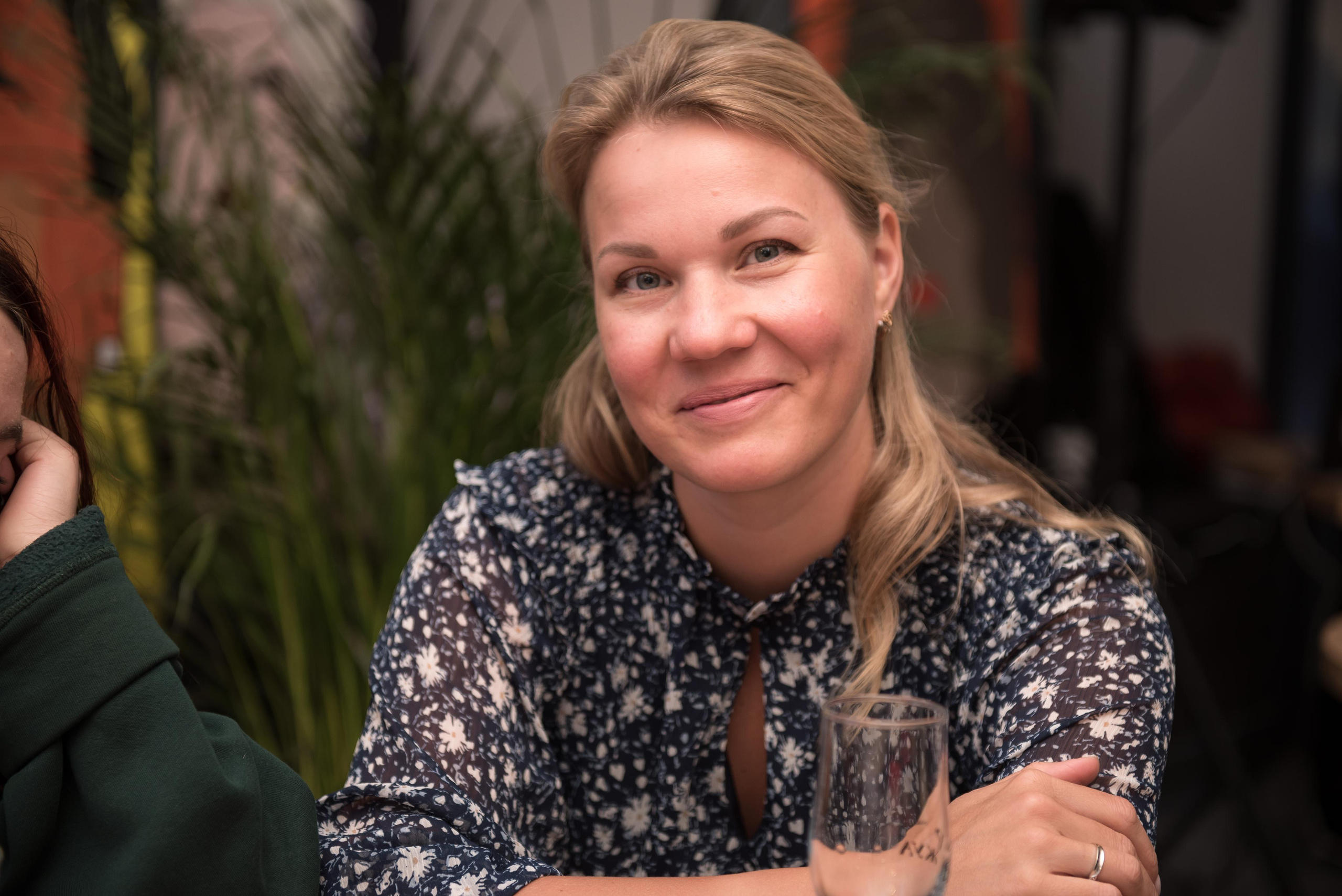 Открытие кафе-бара на Никольской. Бренд-фотограф для экспертов и блогеров в Москве Влада Горбовская