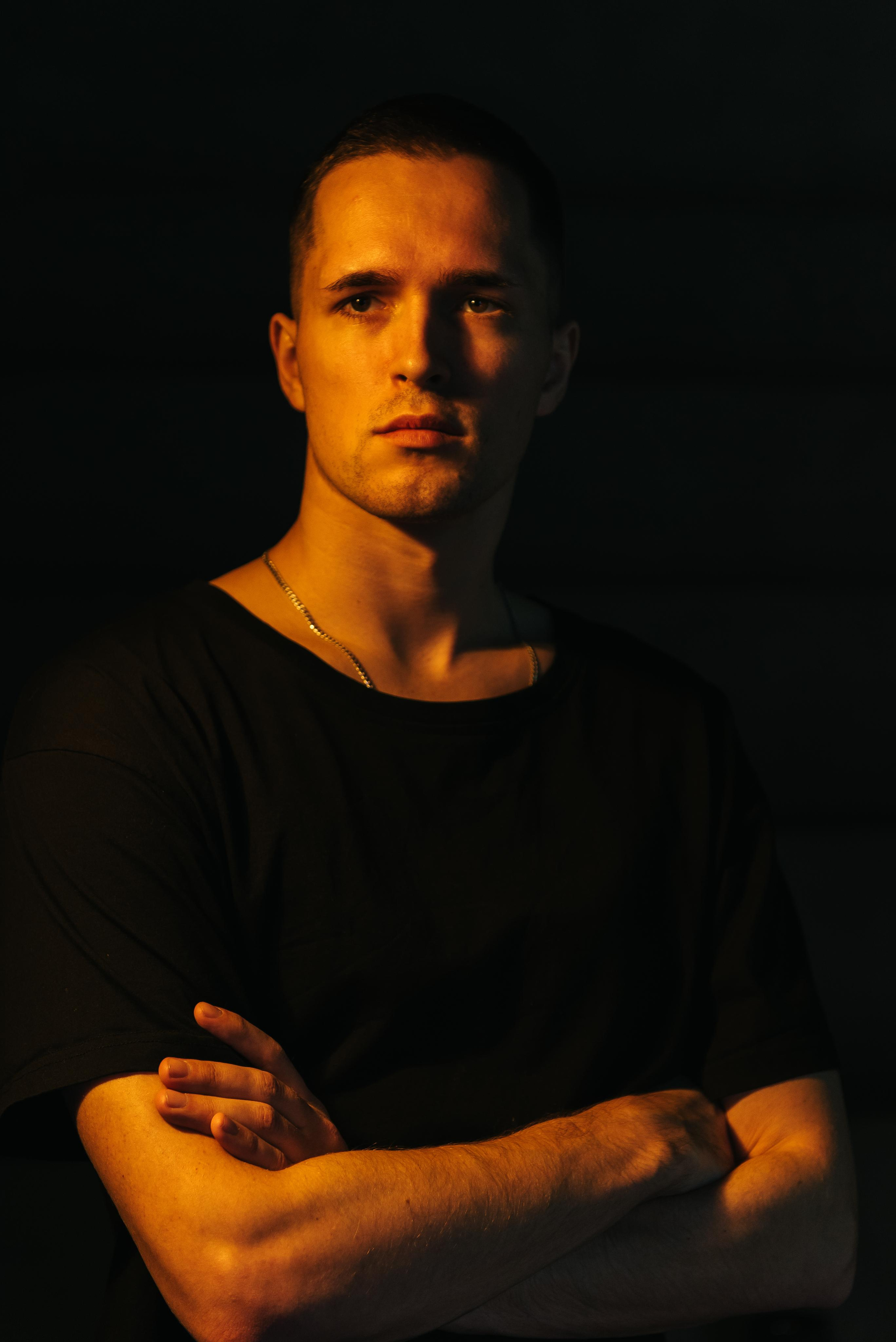 Илья, студия Лампа на Ткацкой. Бренд-фотограф для экспертов и блогеров в Москве Влада Горбовская