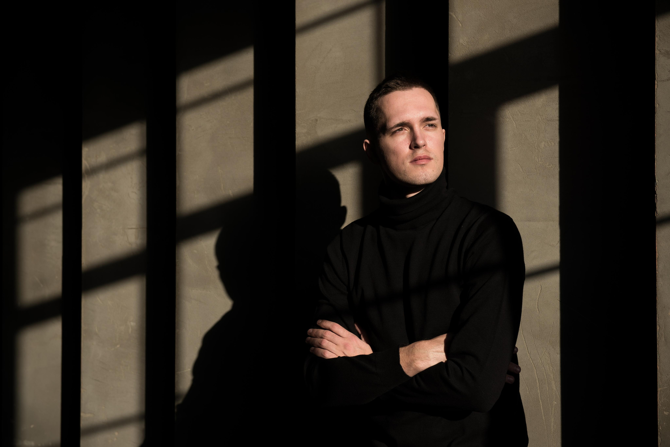 Илья, студия Лампа на Ткацкой. Бренд-фотограф для экспертов и блогеров в Москве Влада Горбовская