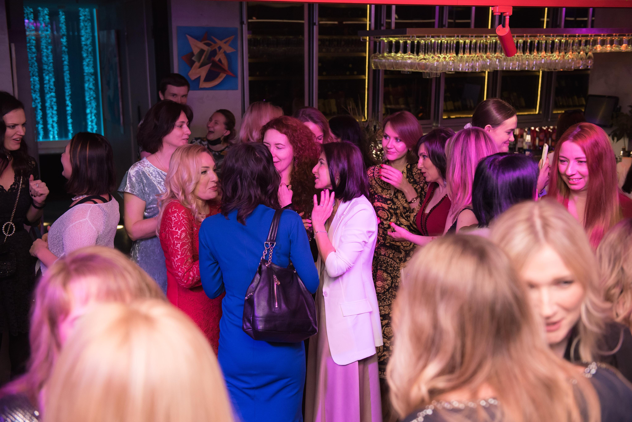 Новогодний девичник «Небанальный нетворкинг». Бренд-фотограф для экспертов и блогеров в Москве Влада Горбовская