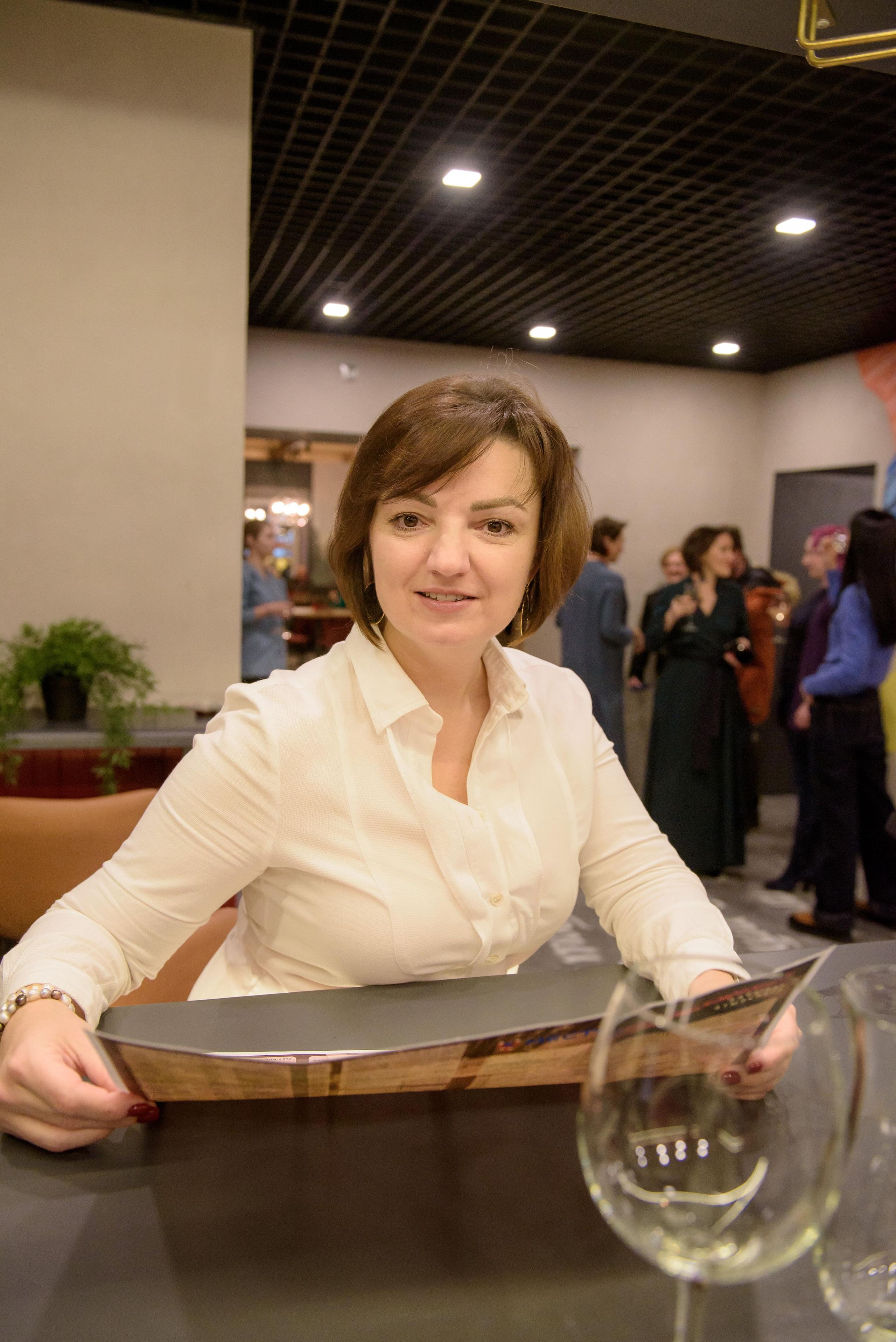 Открытие кафе-бара на Никольской. Бренд-фотограф для экспертов и блогеров в Москве Влада Горбовская