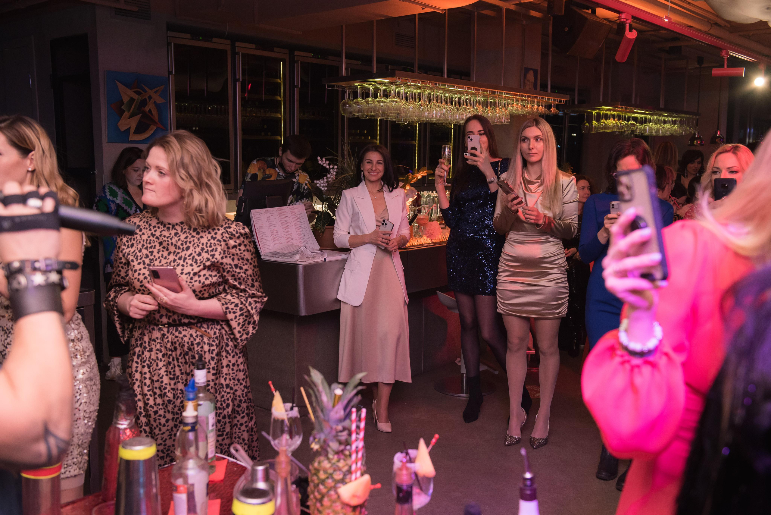 Новогодний девичник «Небанальный нетворкинг». Бренд-фотограф для экспертов и блогеров в Москве Влада Горбовская
