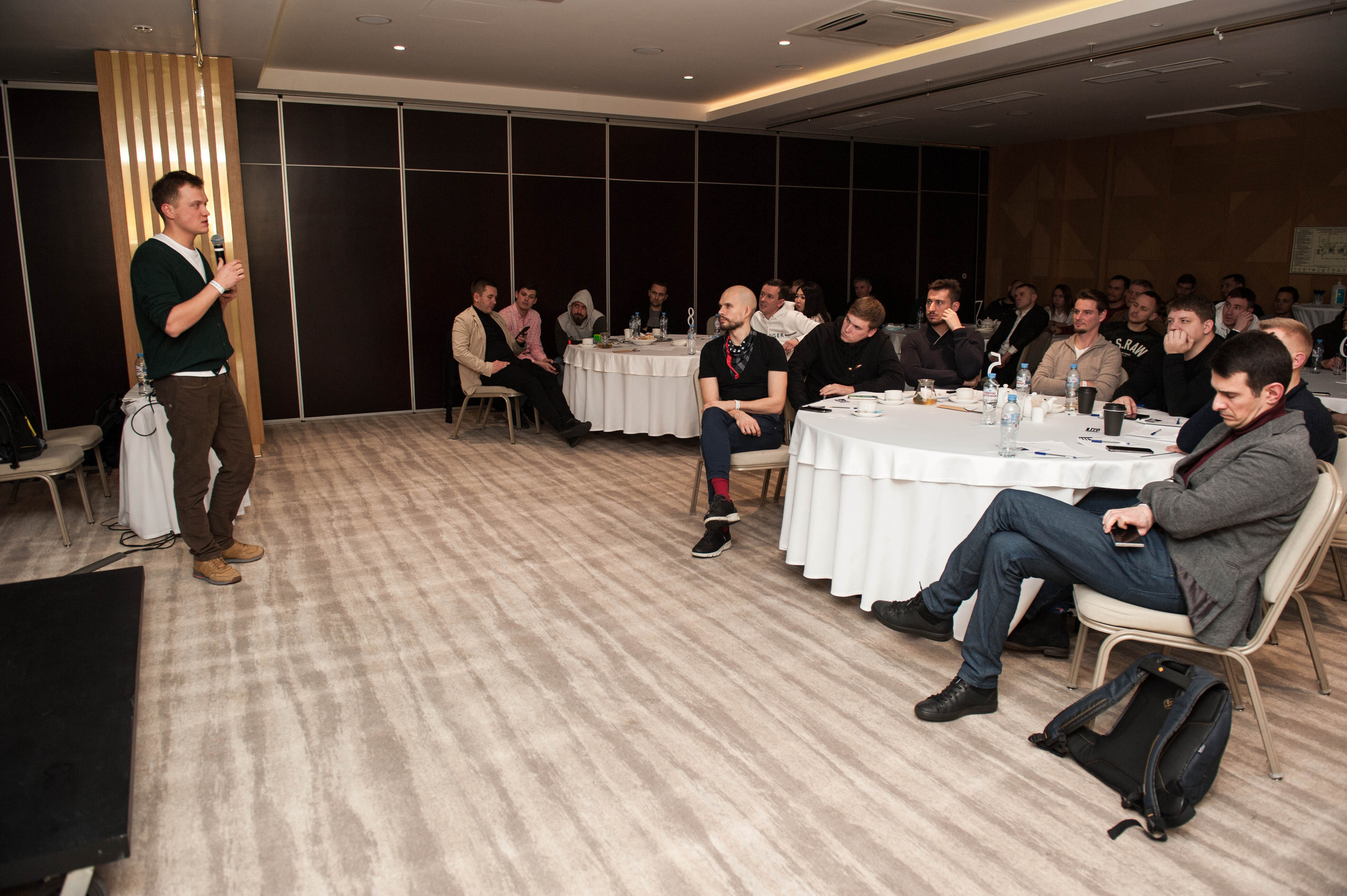 Конференция по Wildberies БЦ «Пальмира». Бренд-фотограф для экспертов и блогеров в Москве Влада Горбовская