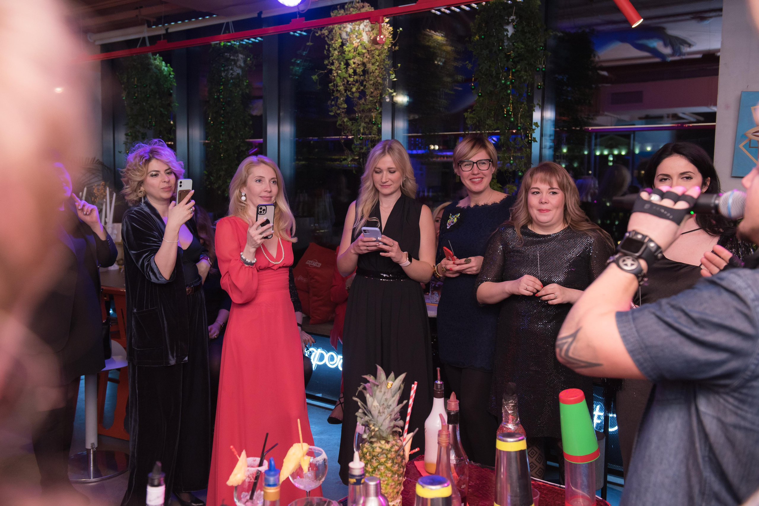 Новогодний девичник «Небанальный нетворкинг». Бренд-фотограф для экспертов и блогеров в Москве Влада Горбовская