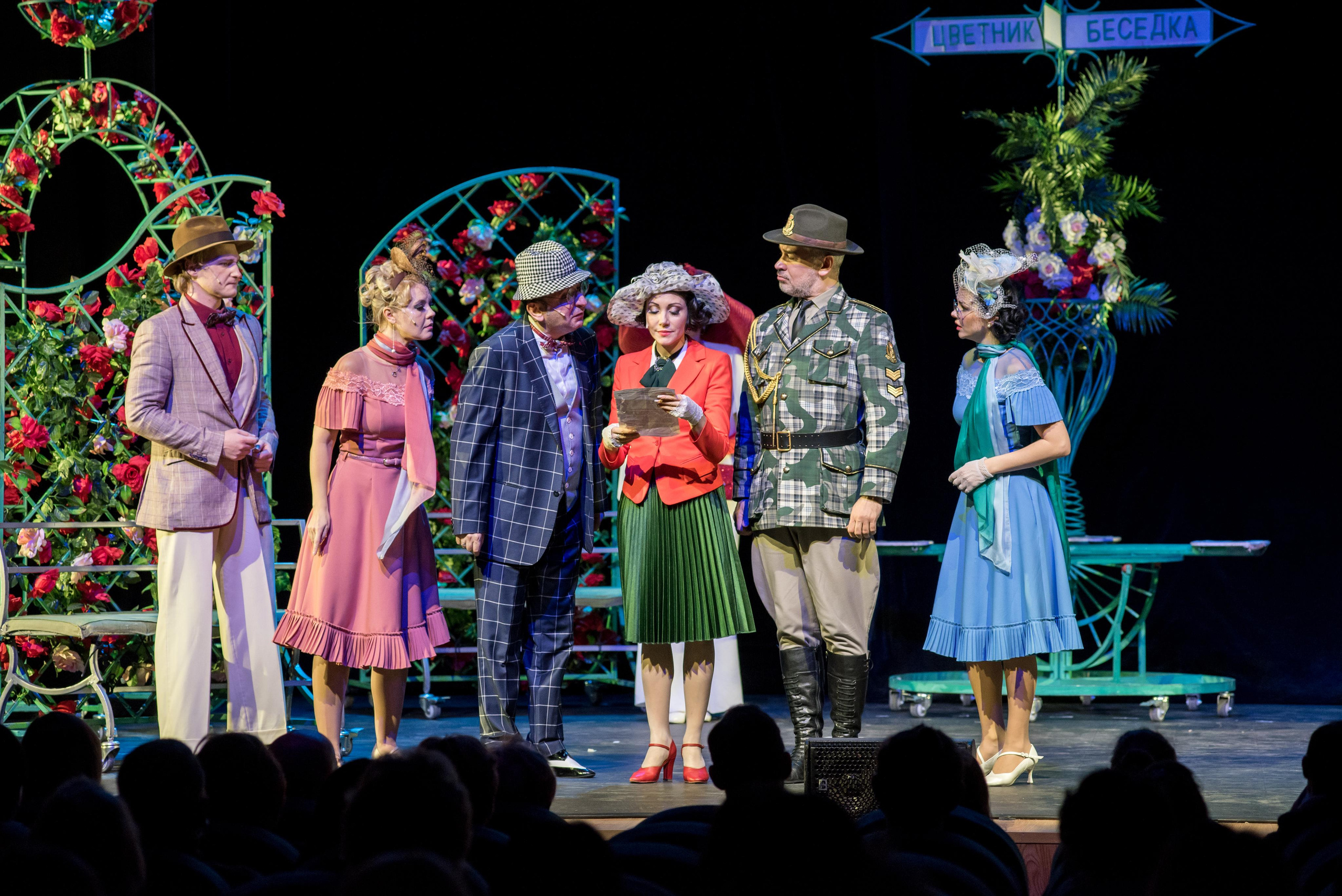 Спектакль «Здравствуйте, я ваша тётя!» — театр «На Басманной». Бренд-фотограф для экспертов и блогеров в Москве Влада Горбовская