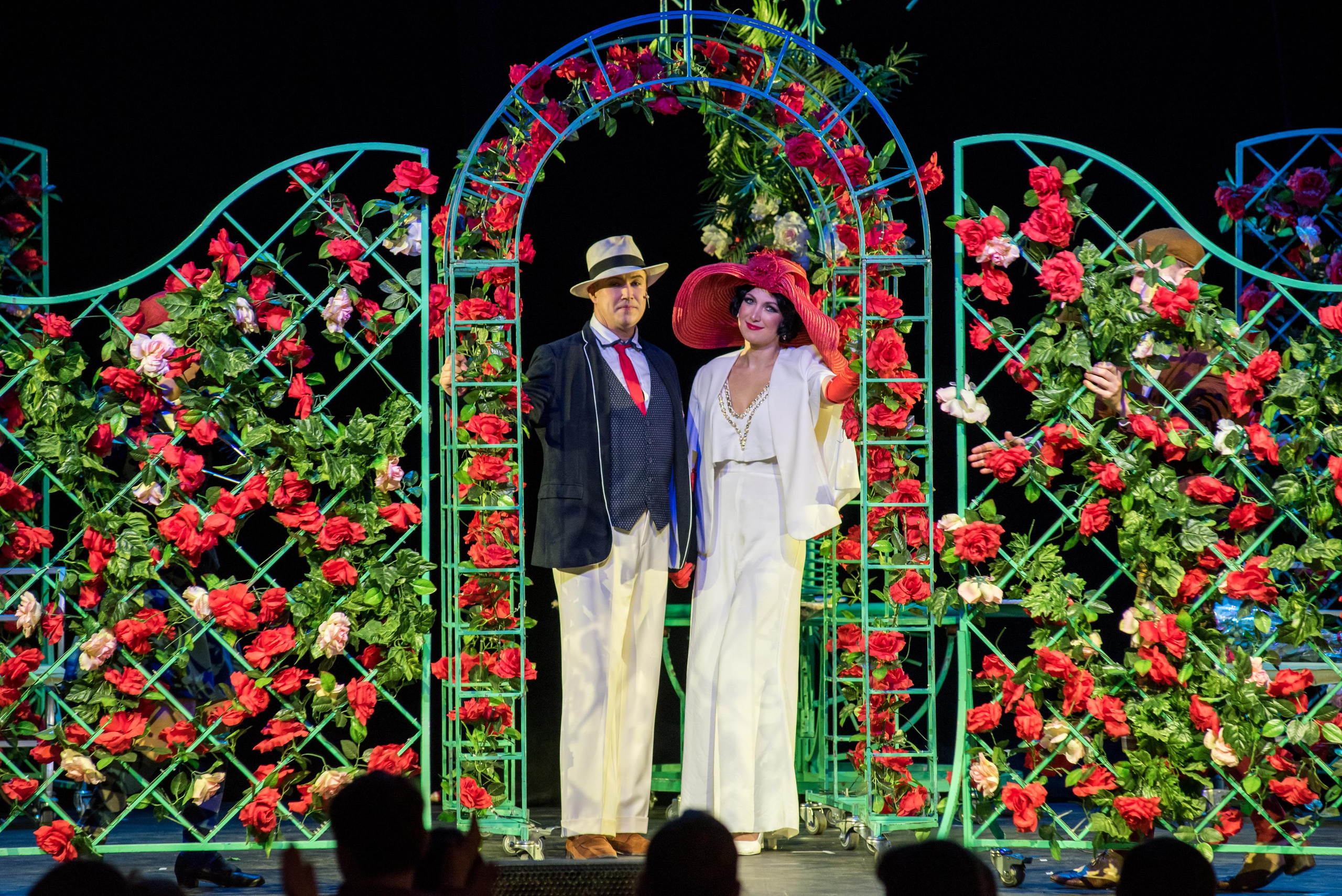 Спектакль «Здравствуйте, я ваша тётя!» — театр «На Басманной». Бренд-фотограф для экспертов и блогеров в Москве Влада Горбовская