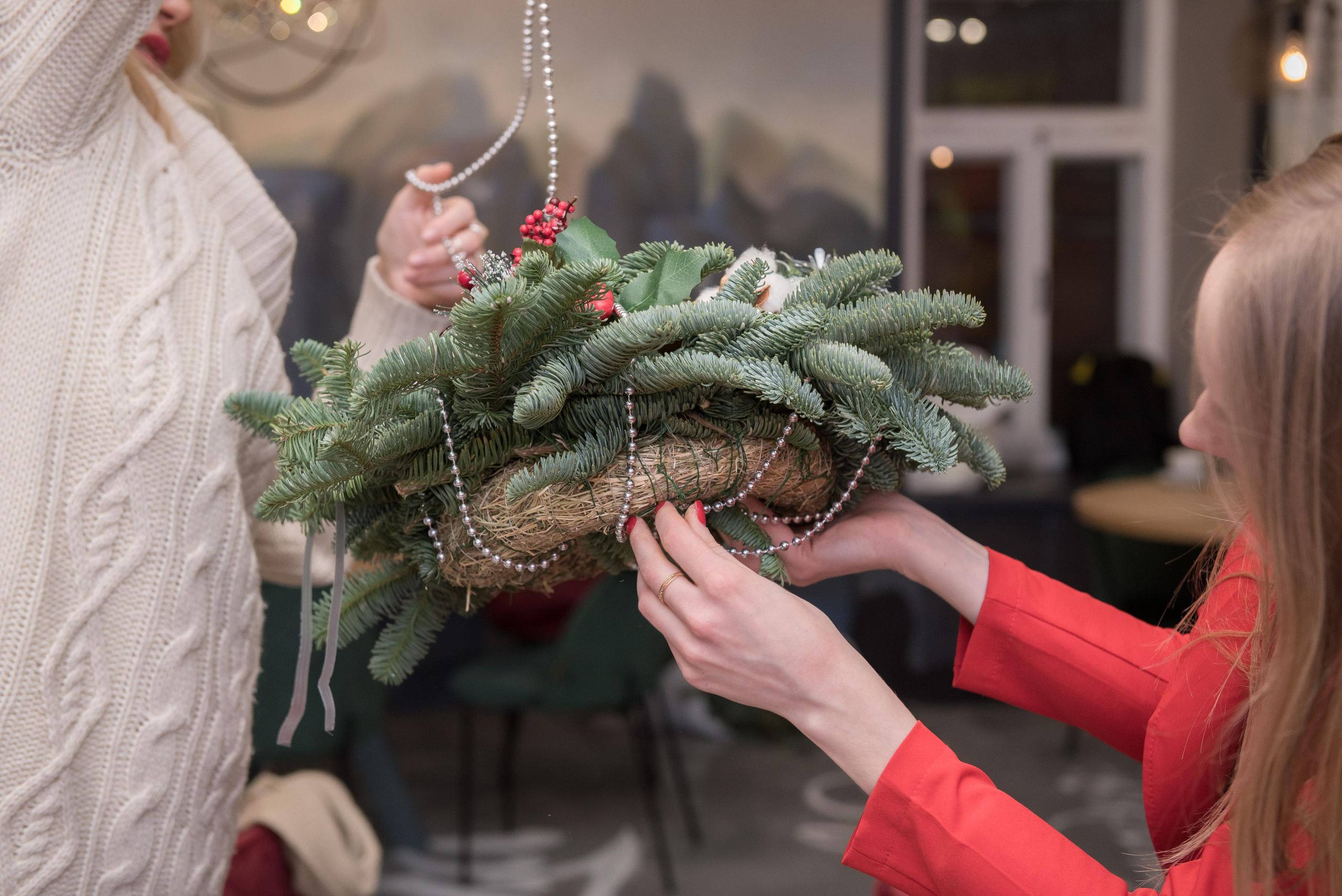 МК по новогодним венкам. Бренд-фотограф для экспертов и блогеров в Москве Влада Горбовская