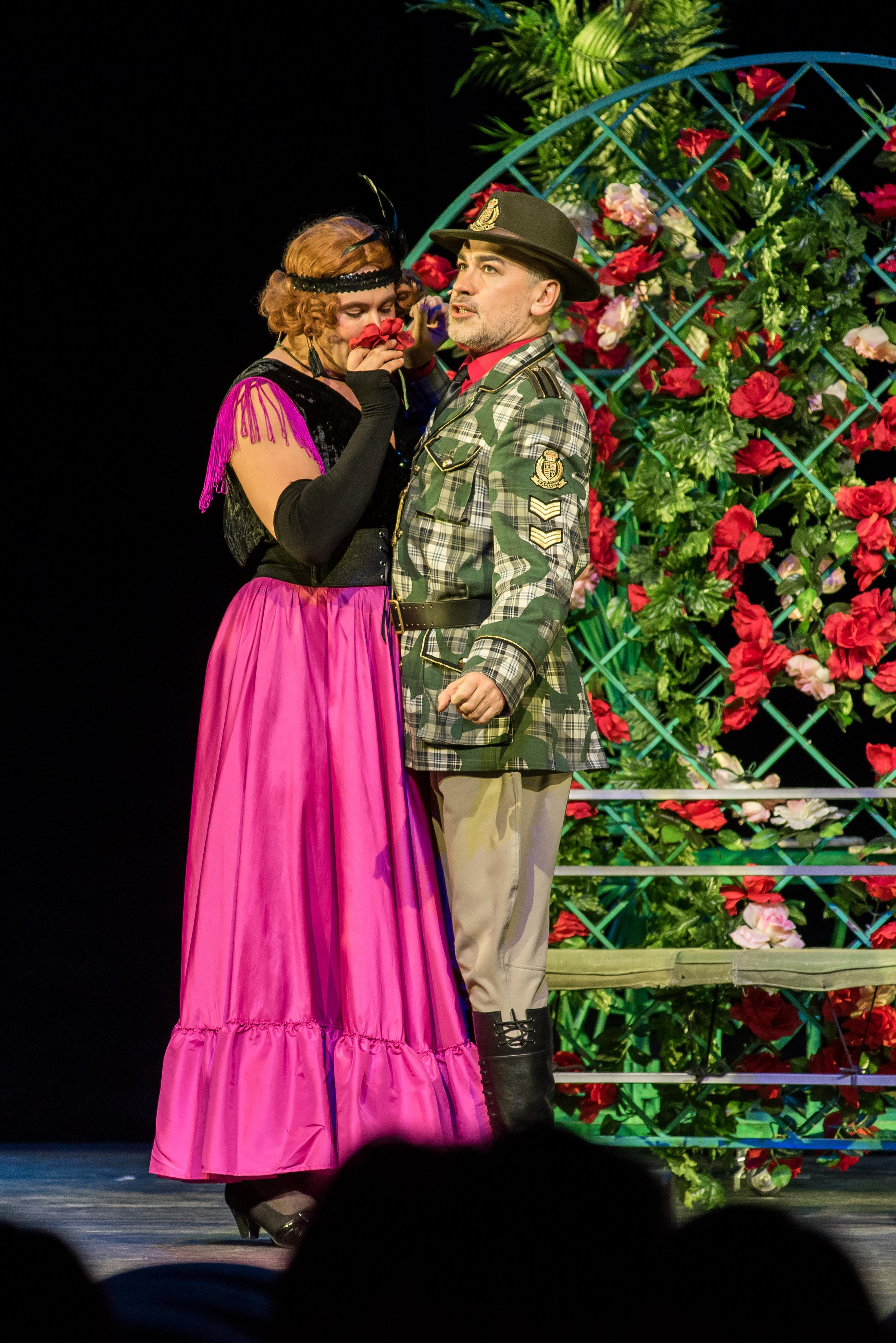 Спектакль «Здравствуйте, я ваша тётя!» — театр «На Басманной». Бренд-фотограф для экспертов и блогеров в Москве Влада Горбовская