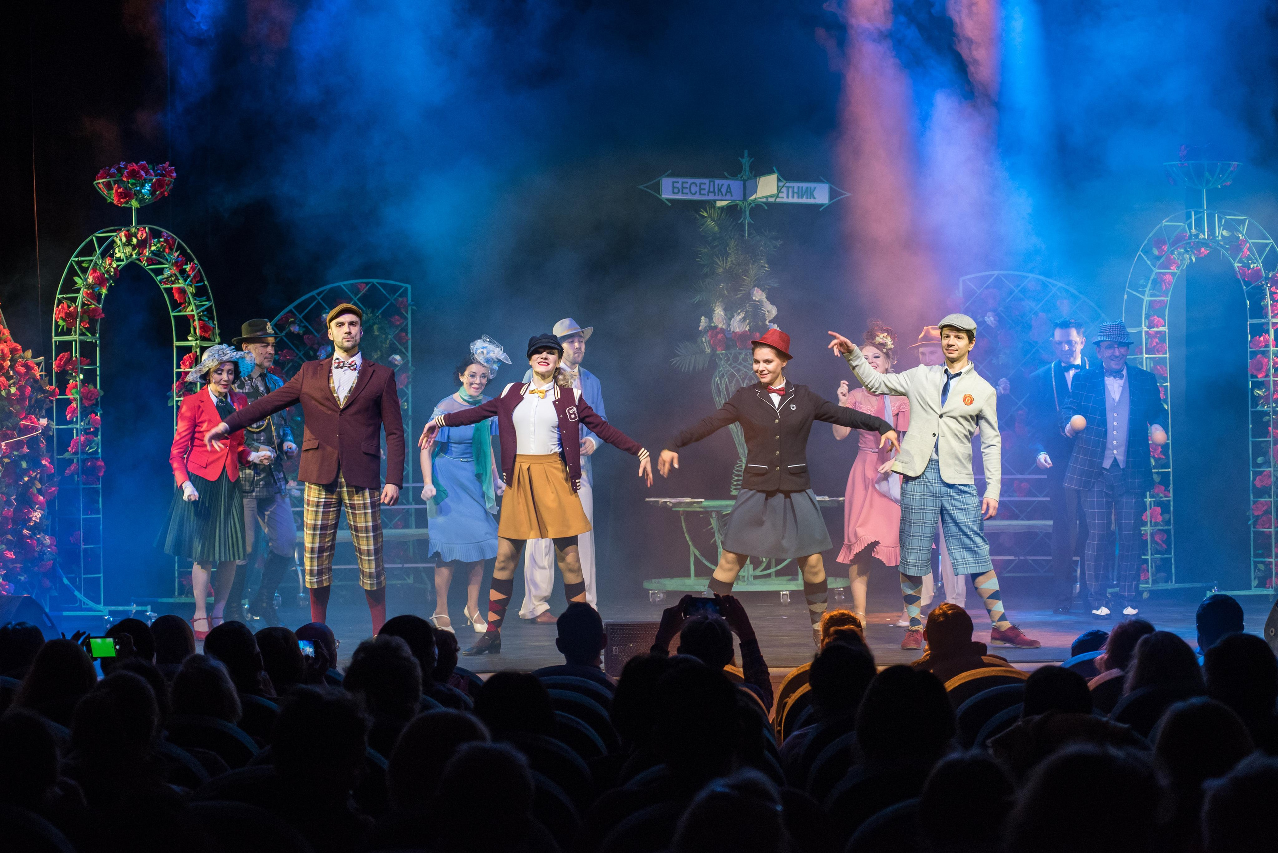 Спектакль «Здравствуйте, я ваша тётя!» — театр «На Басманной». Бренд-фотограф для экспертов и блогеров в Москве Влада Горбовская