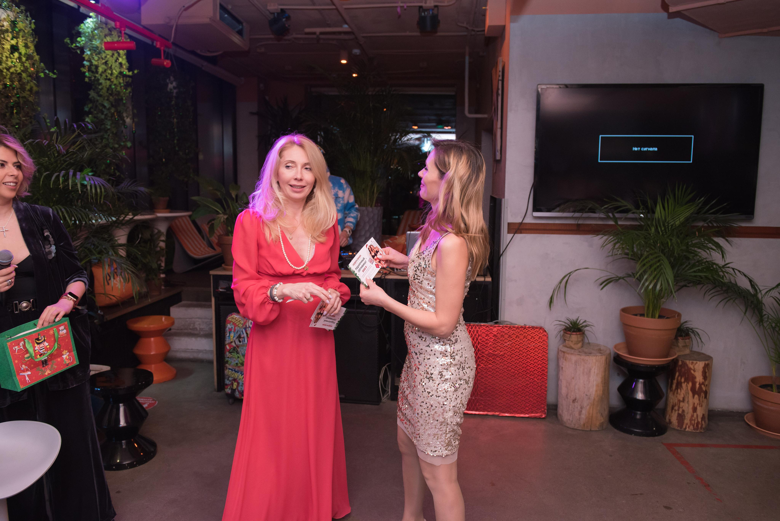 Новогодний девичник «Небанальный нетворкинг». Бренд-фотограф для экспертов и блогеров в Москве Влада Горбовская
