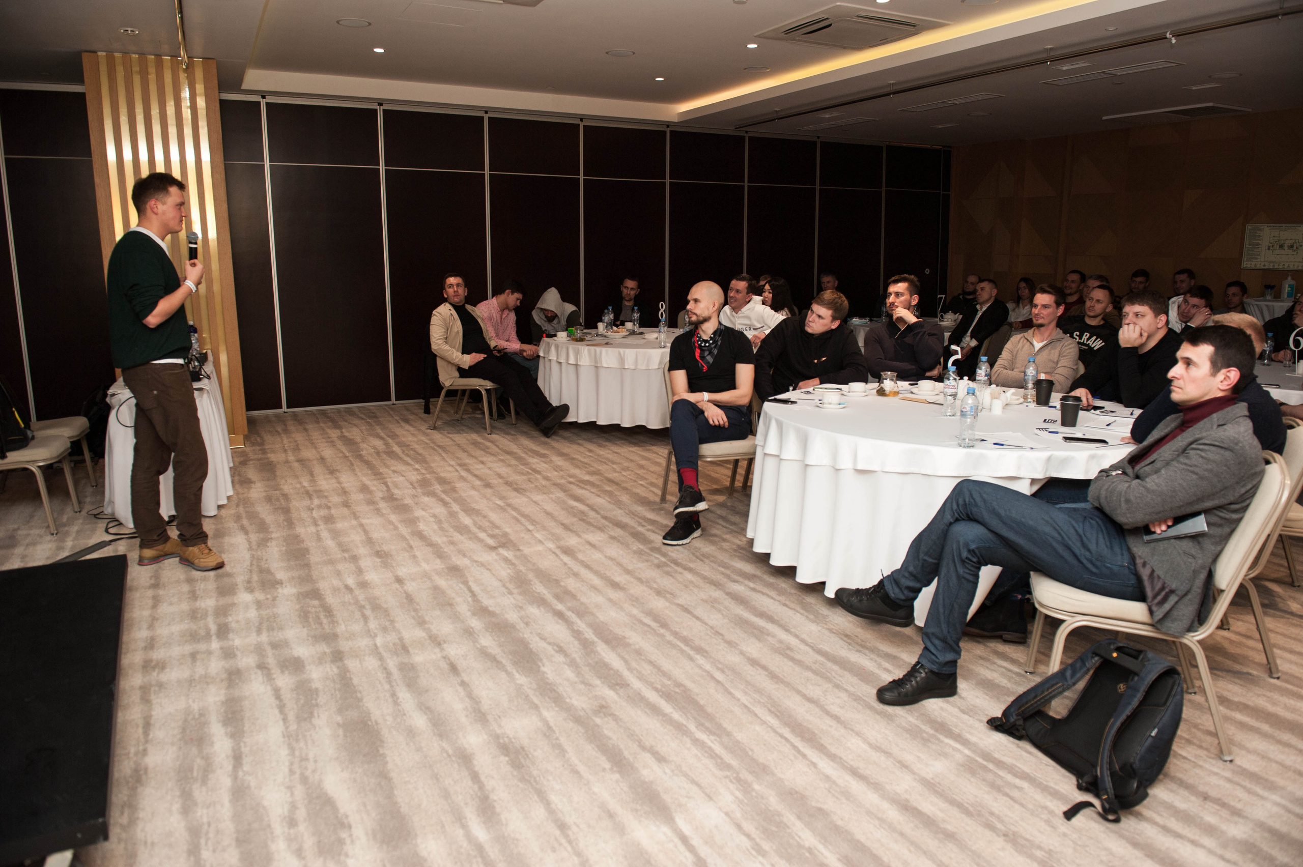 Конференция по Wildberies БЦ «Пальмира». Бренд-фотограф для экспертов и блогеров в Москве Влада Горбовская