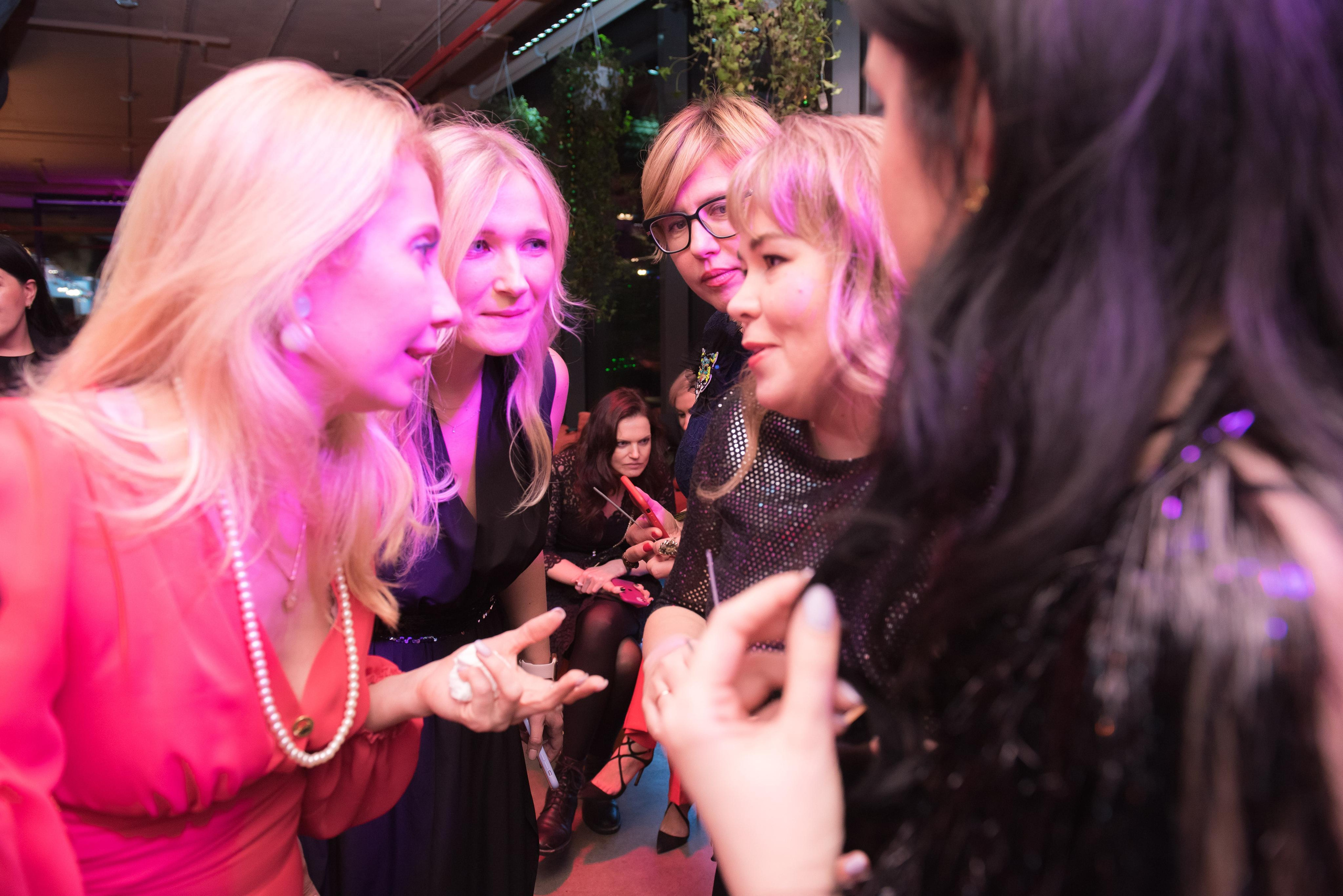 Новогодний девичник «Небанальный нетворкинг». Бренд-фотограф для экспертов и блогеров в Москве Влада Горбовская