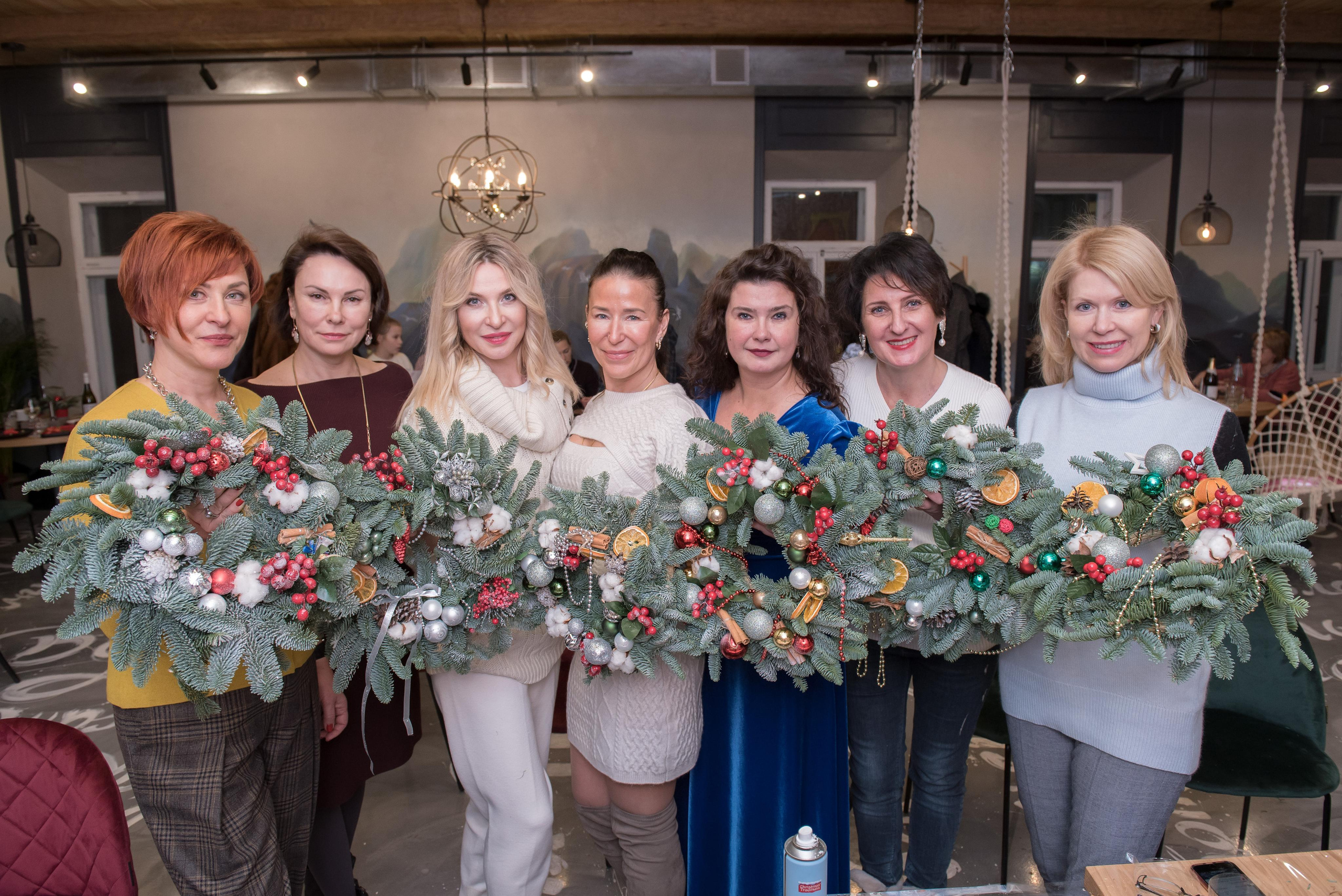 МК по новогодним венкам. Бренд-фотограф для экспертов и блогеров в Москве Влада Горбовская