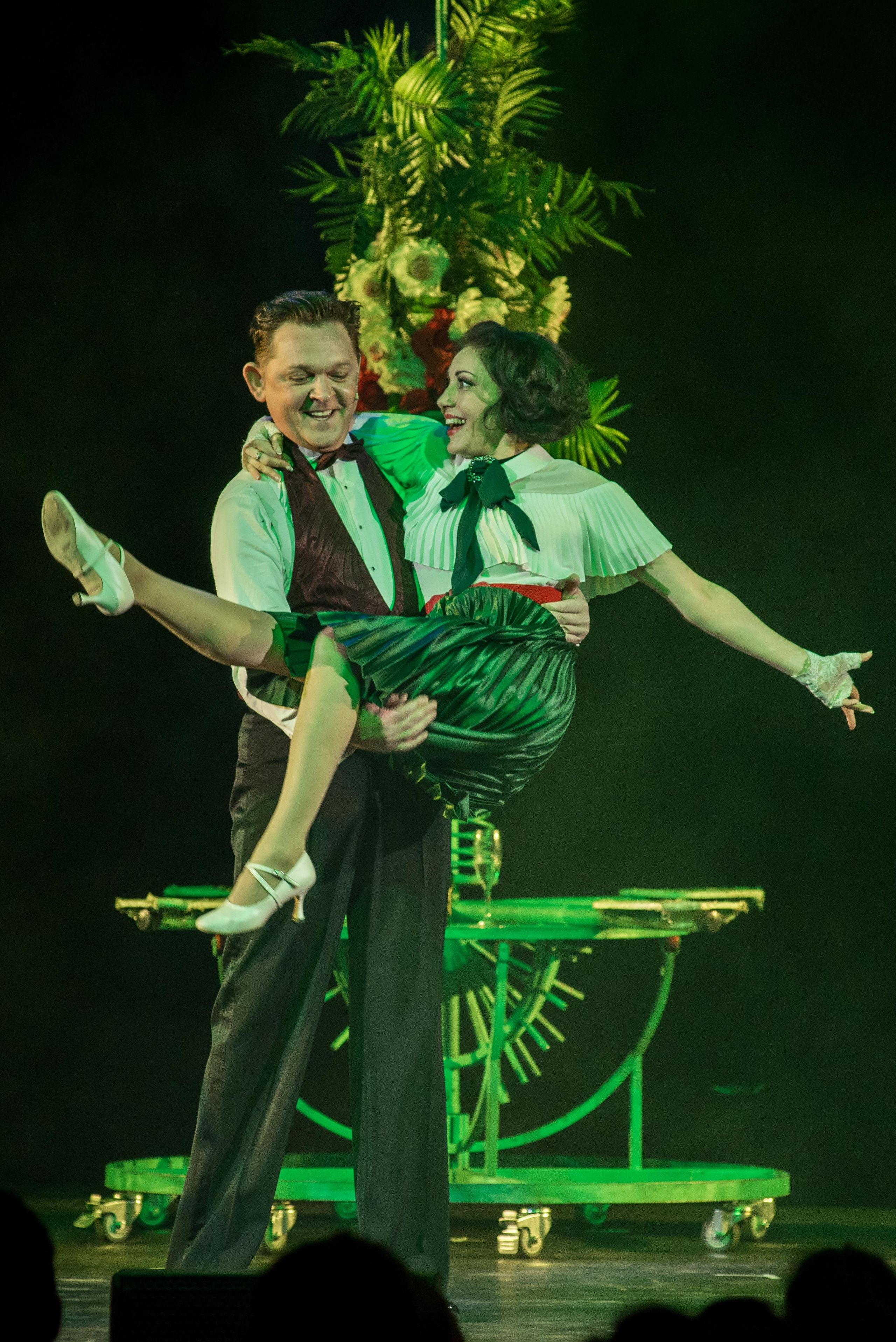 Спектакль «Здравствуйте, я ваша тётя!» — театр «На Басманной». Бренд-фотограф для экспертов и блогеров в Москве Влада Горбовская