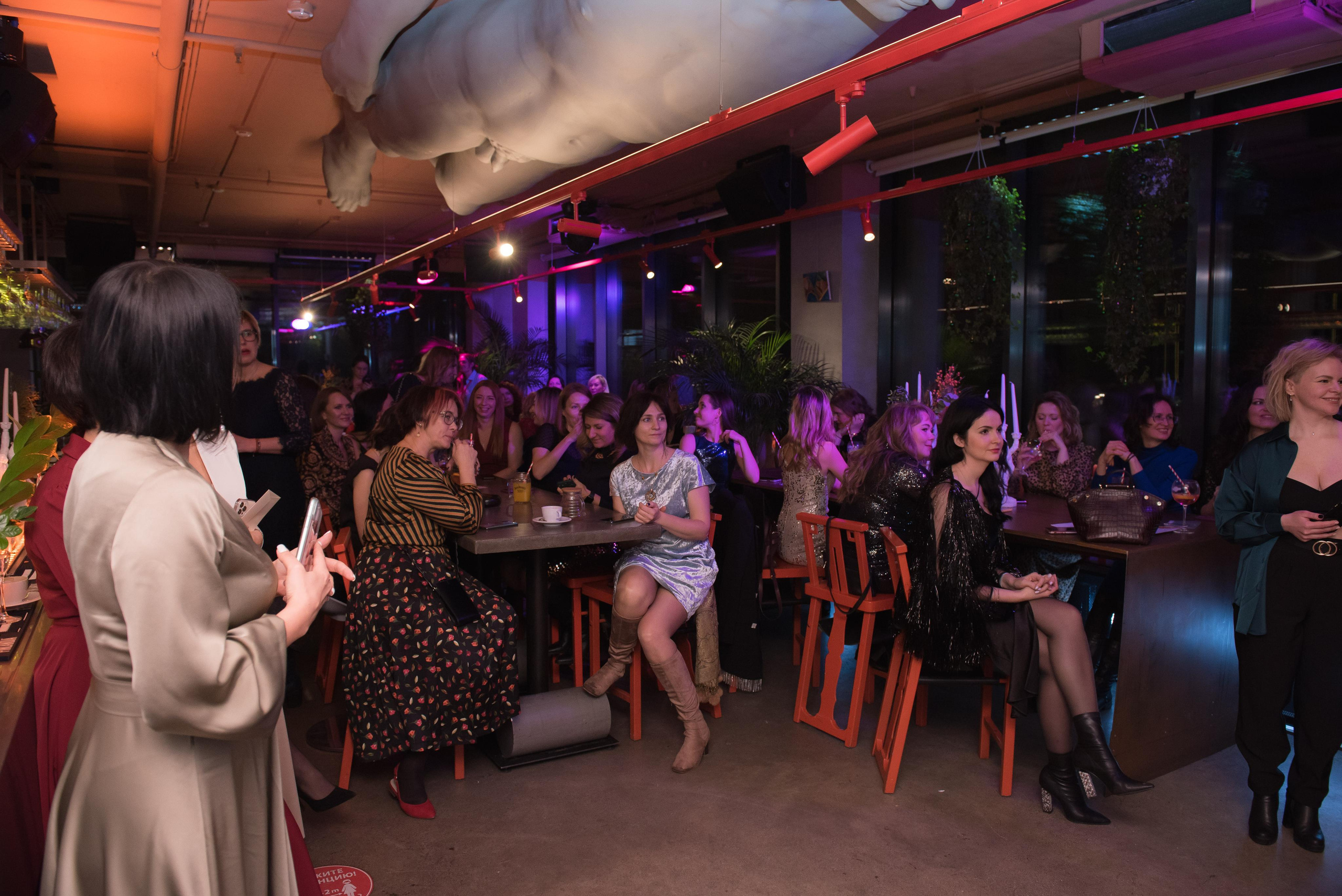 Новогодний девичник «Небанальный нетворкинг». Бренд-фотограф для экспертов и блогеров в Москве Влада Горбовская