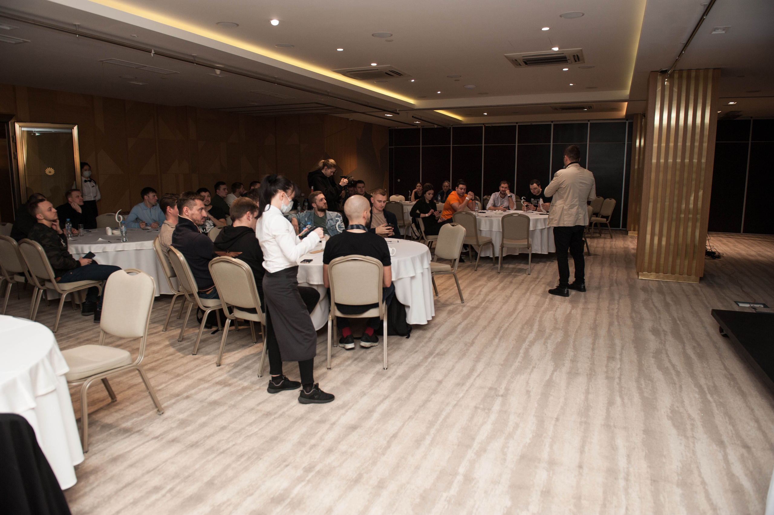 Конференция по Wildberies БЦ «Пальмира». Бренд-фотограф для экспертов и блогеров в Москве Влада Горбовская