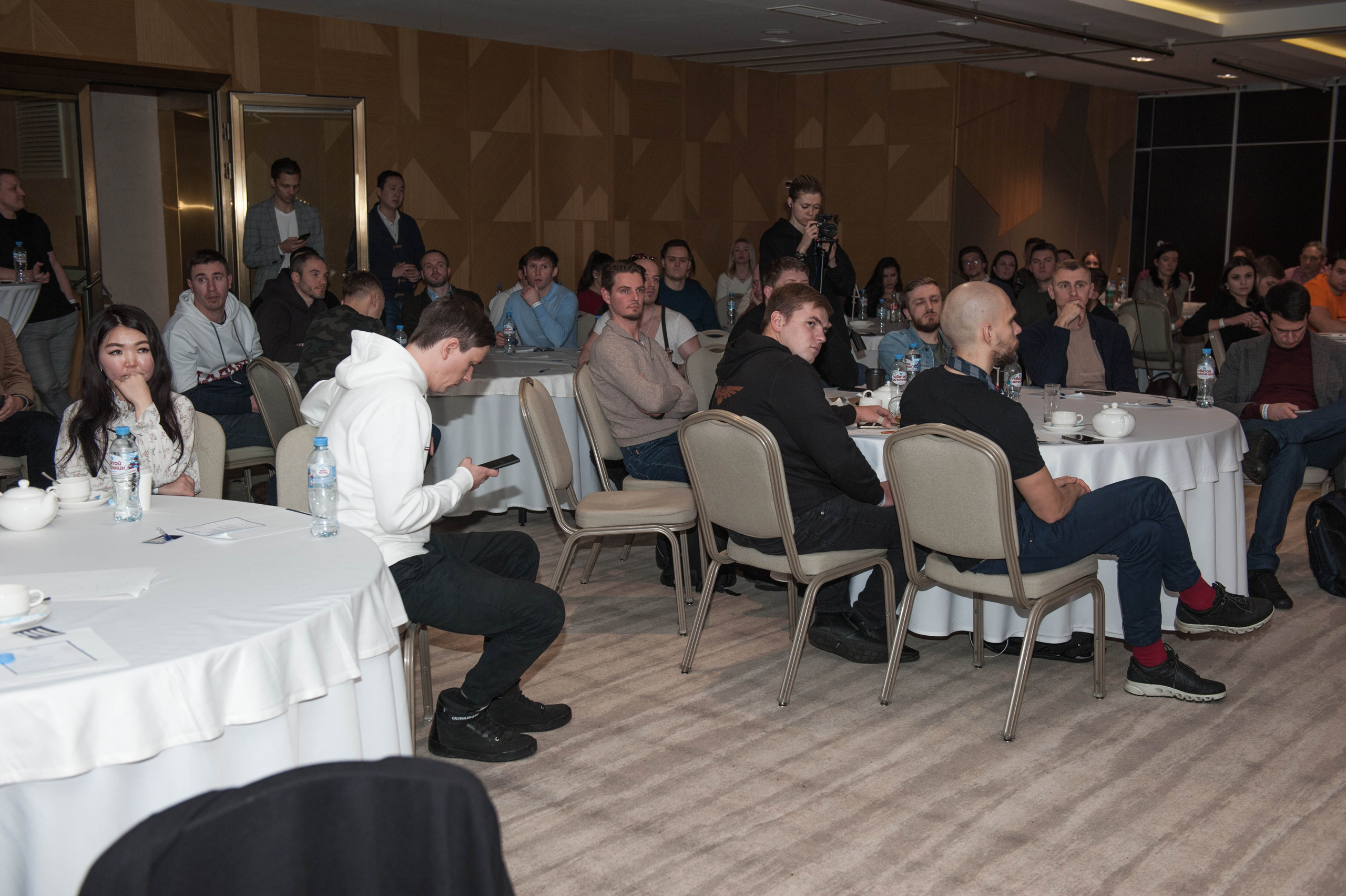 Конференция по Wildberies БЦ «Пальмира». Бренд-фотограф для экспертов и блогеров в Москве Влада Горбовская