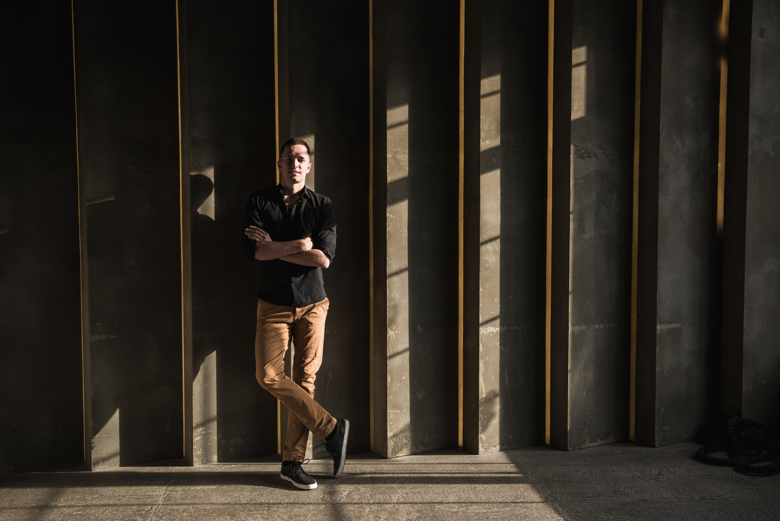 Илья, студия Лампа на Ткацкой. Бренд-фотограф для экспертов и блогеров в Москве Влада Горбовская