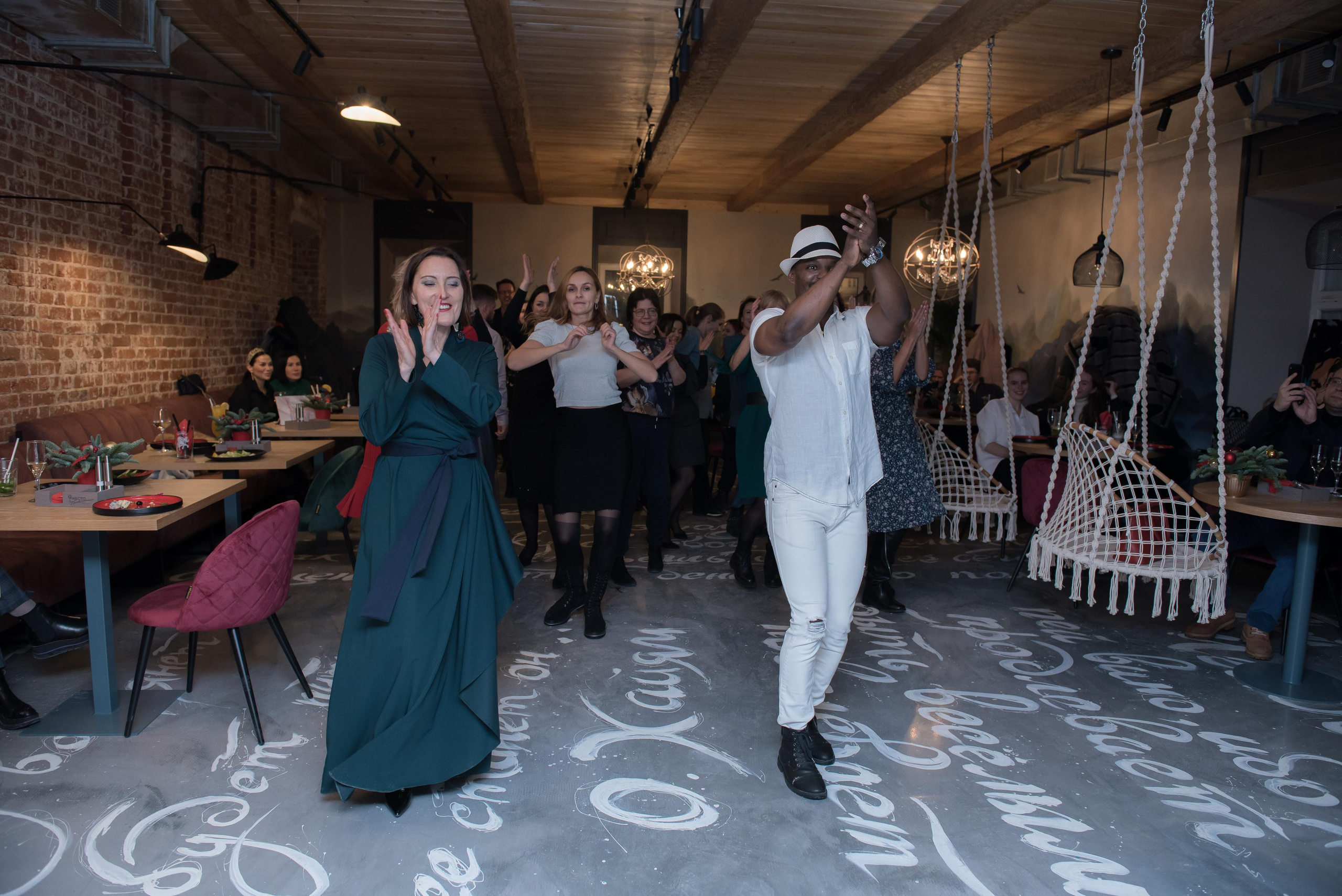 Открытие кафе-бара на Никольской. Бренд-фотограф для экспертов и блогеров в Москве Влада Горбовская