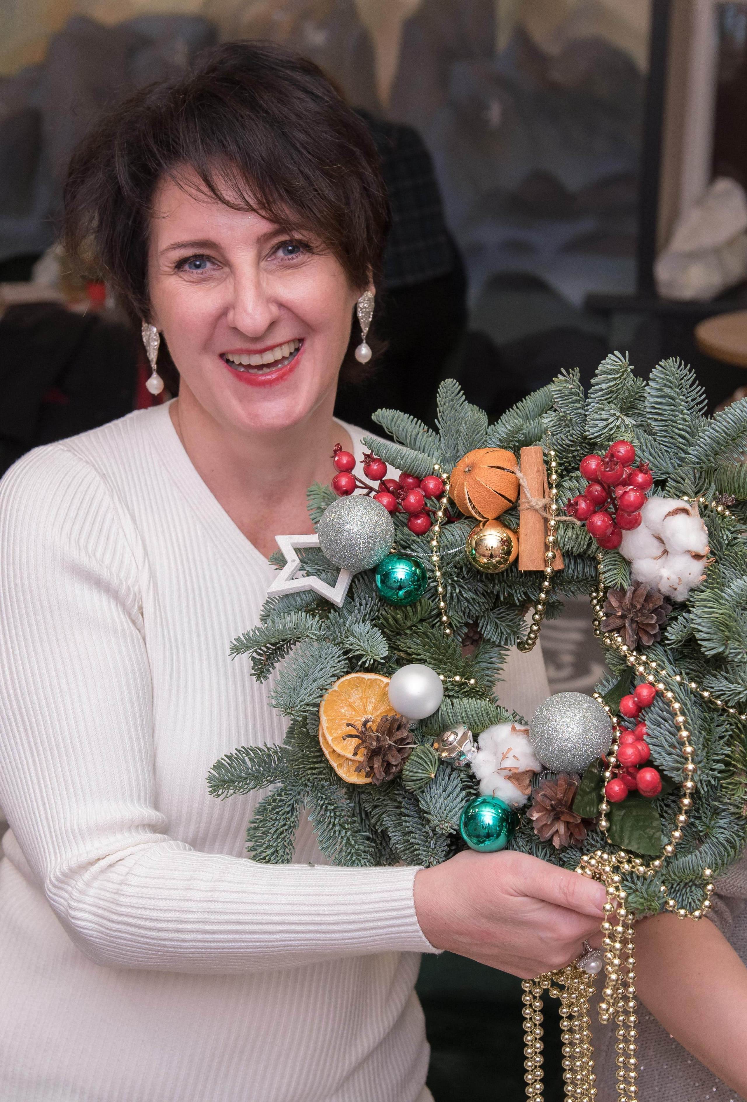 МК по новогодним венкам. Бренд-фотограф для экспертов и блогеров в Москве Влада Горбовская