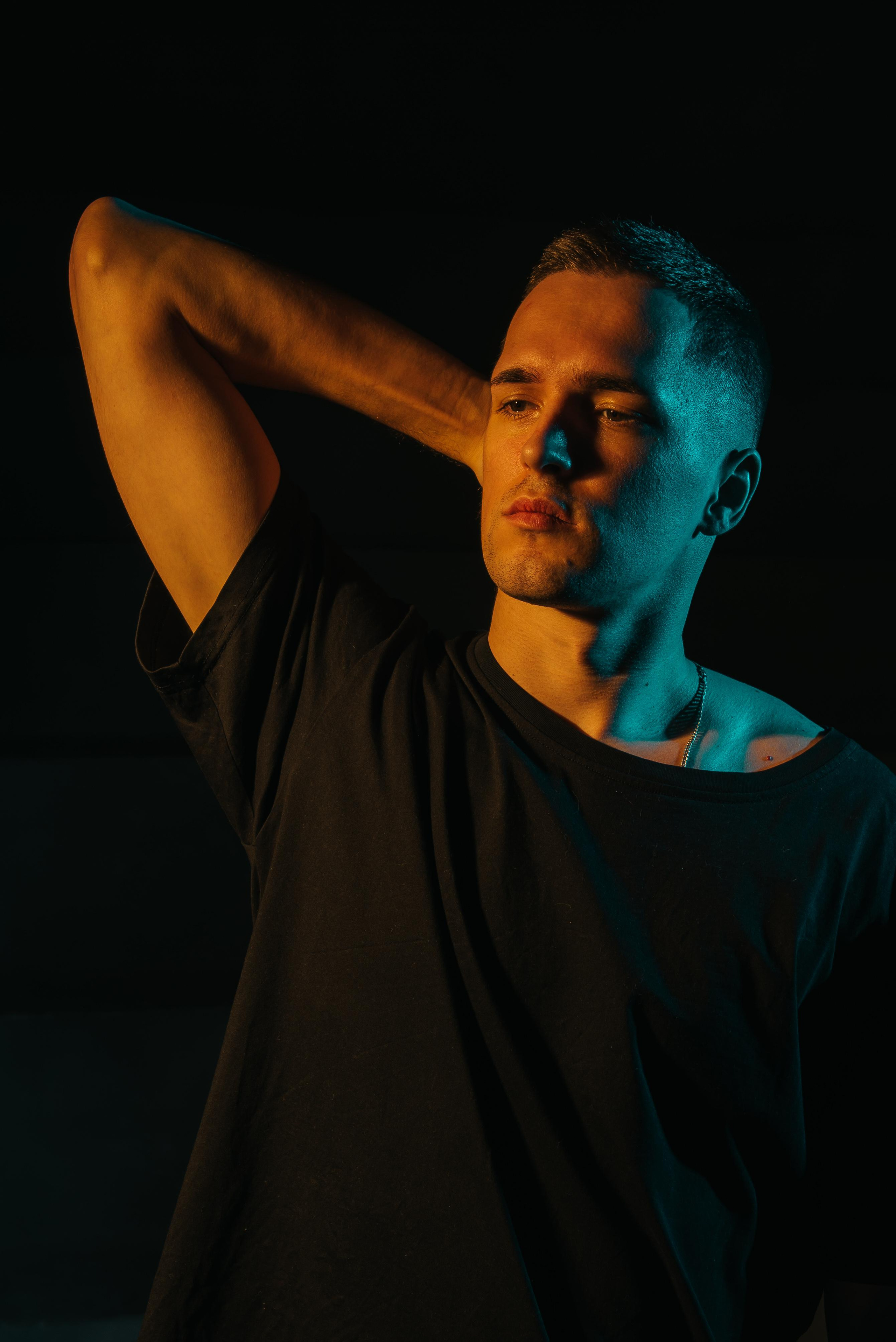 Илья, студия Лампа на Ткацкой. Бренд-фотограф для экспертов и блогеров в Москве Влада Горбовская