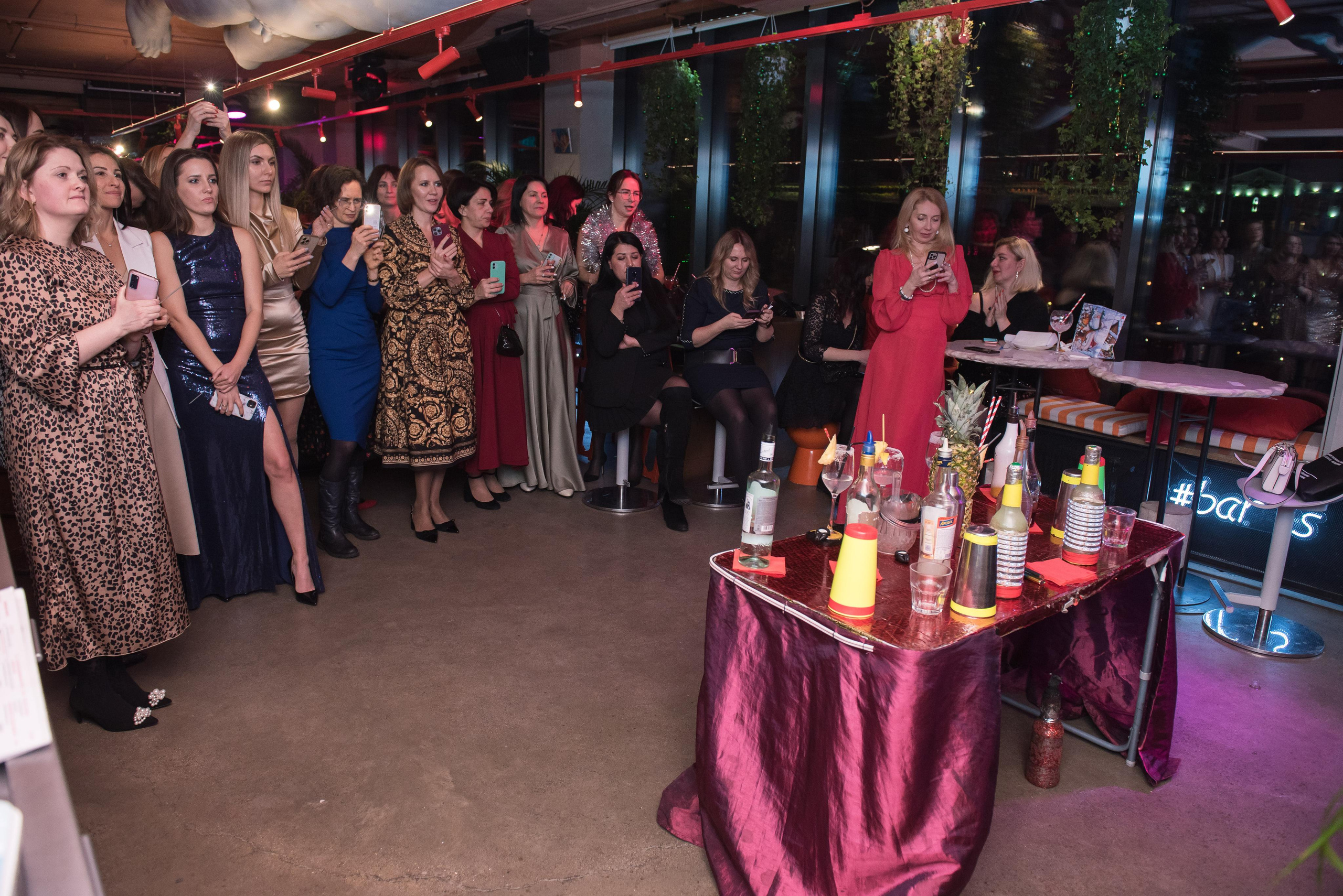 Новогодний девичник «Небанальный нетворкинг». Бренд-фотограф для экспертов и блогеров в Москве Влада Горбовская