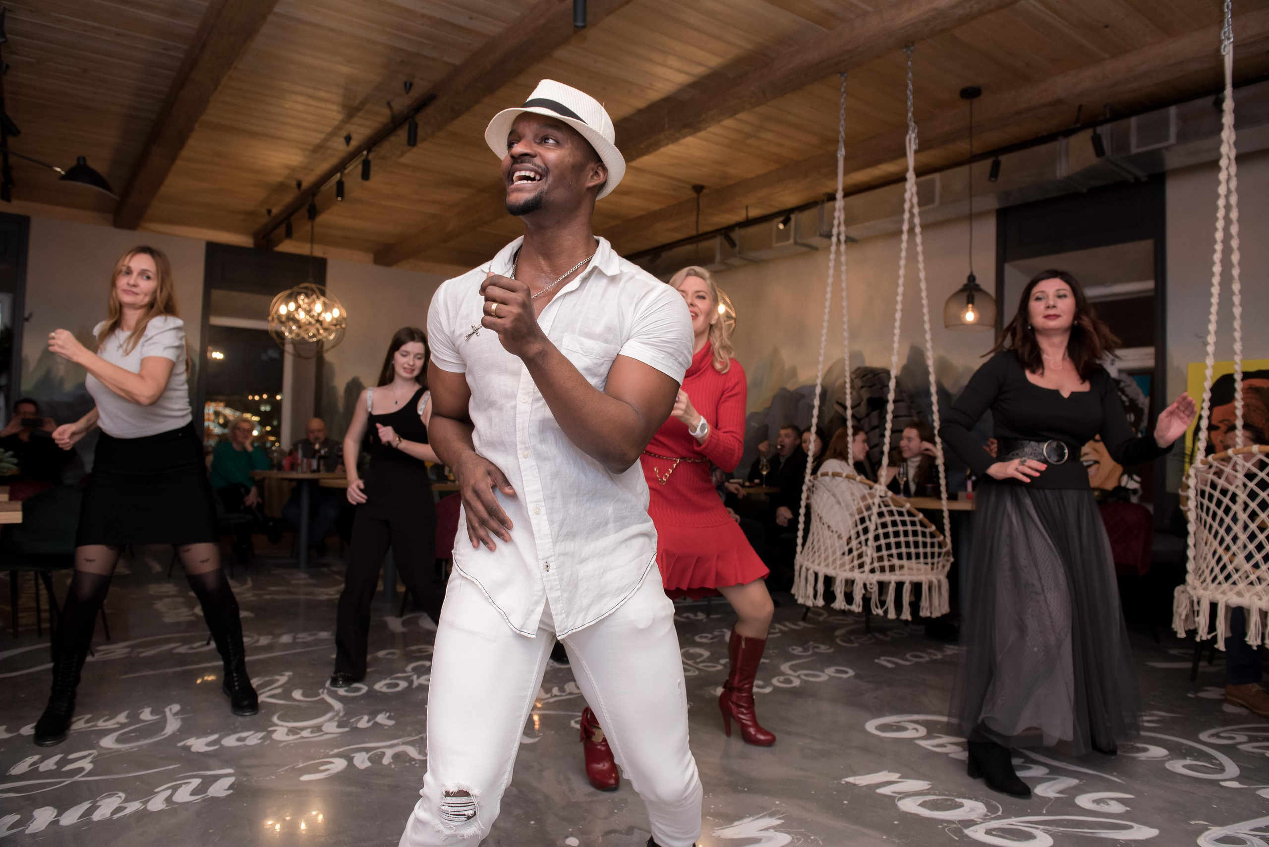 Открытие кафе-бара на Никольской. Бренд-фотограф для экспертов и блогеров в Москве Влада Горбовская