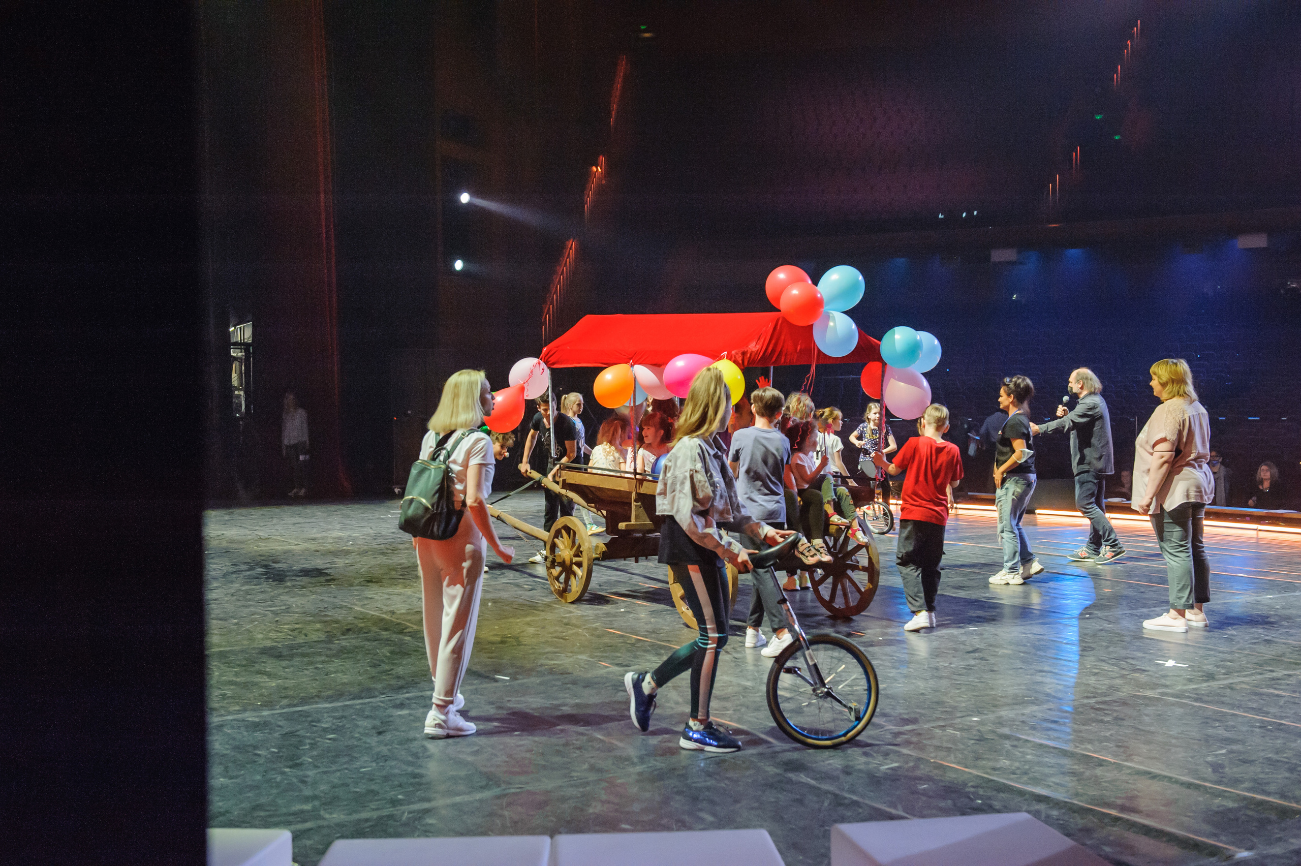 Концерт «Взрослые и Дети. Непоседам — 30!». Бренд-фотограф для экспертов и блогеров в Москве Влада Горбовская