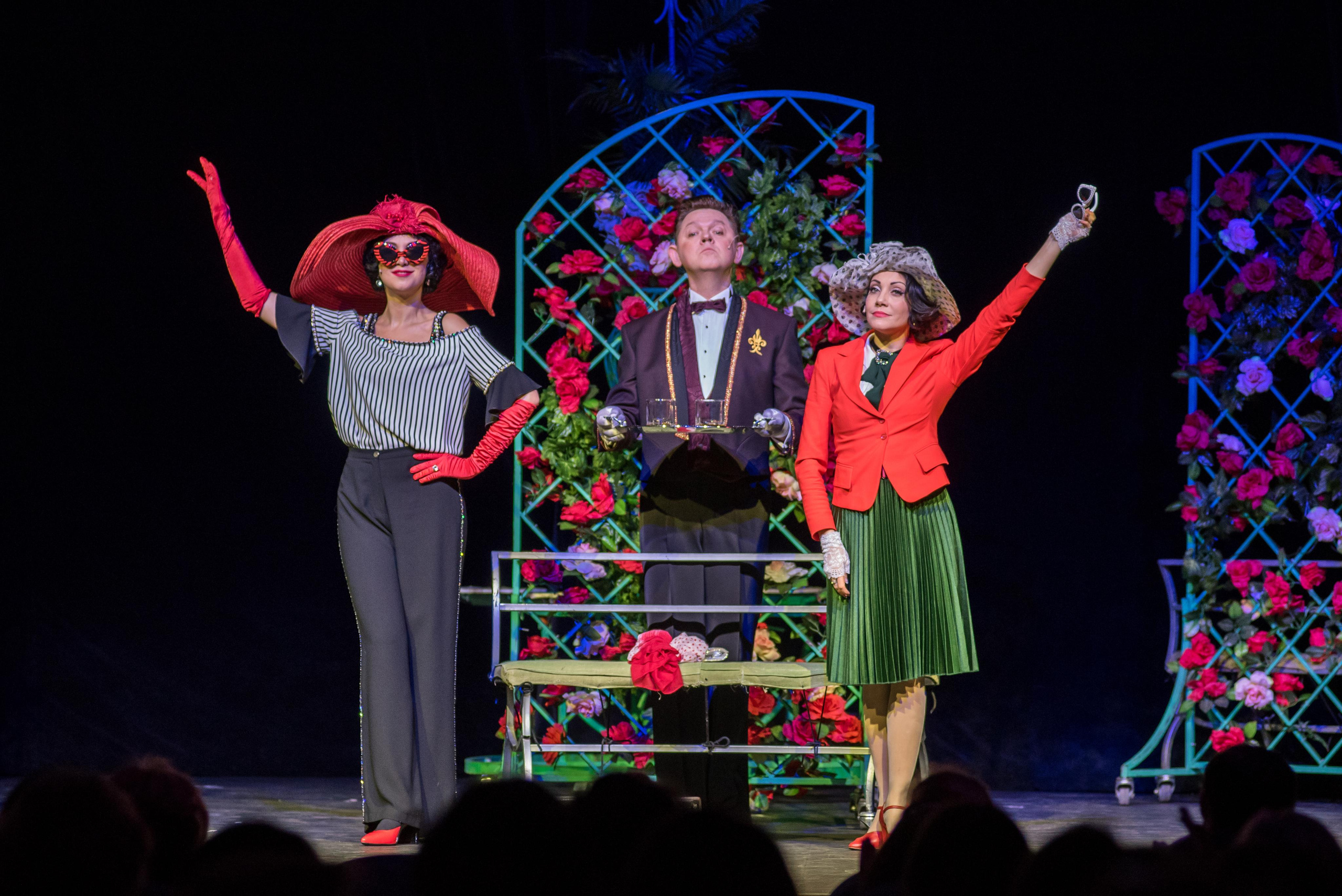 Спектакль «Здравствуйте, я ваша тётя!» — театр «На Басманной». Бренд-фотограф для экспертов и блогеров в Москве Влада Горбовская