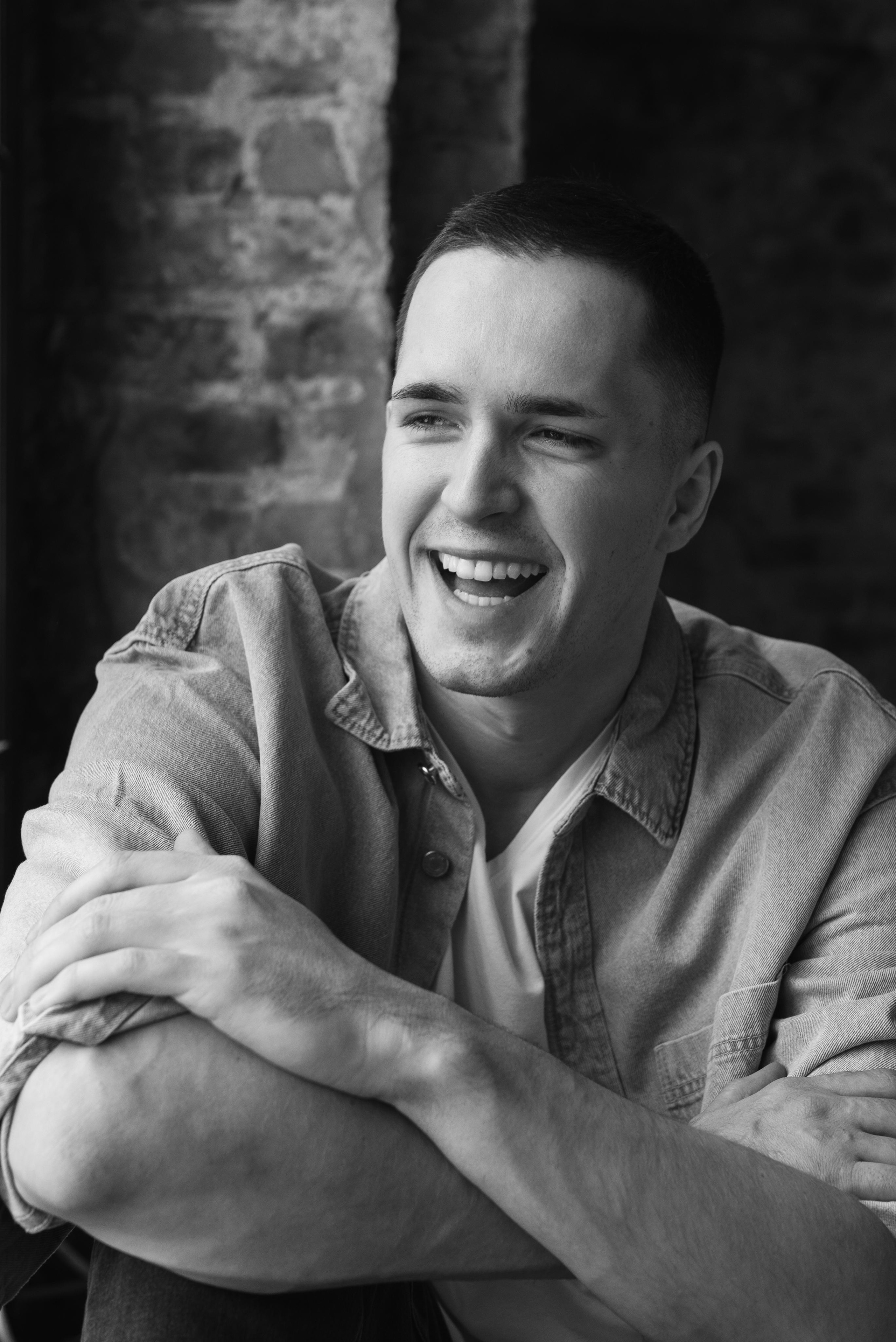 Илья, студия Лампа на Ткацкой. Бренд-фотограф для экспертов и блогеров в Москве Влада Горбовская