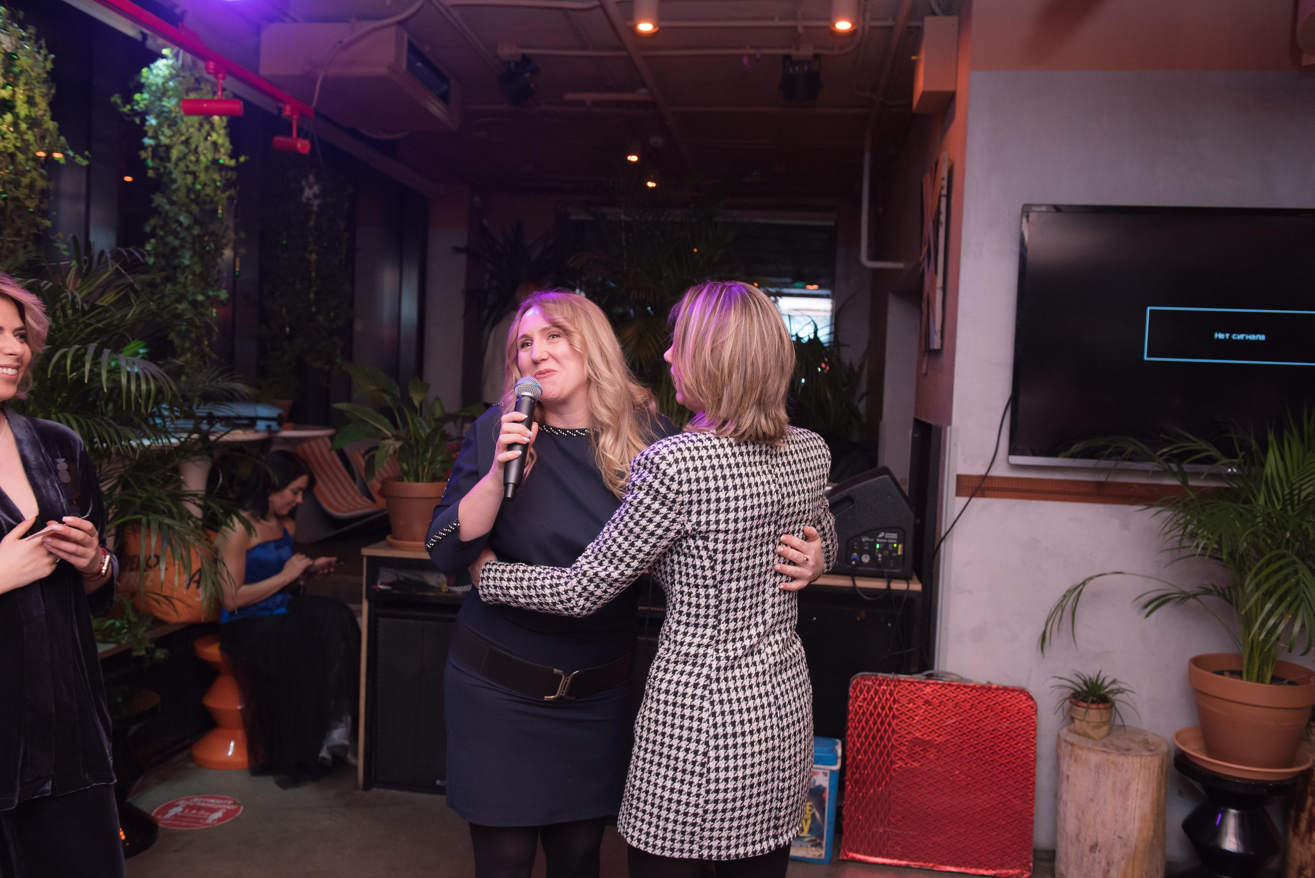 Новогодний девичник «Небанальный нетворкинг». Бренд-фотограф для экспертов и блогеров в Москве Влада Горбовская