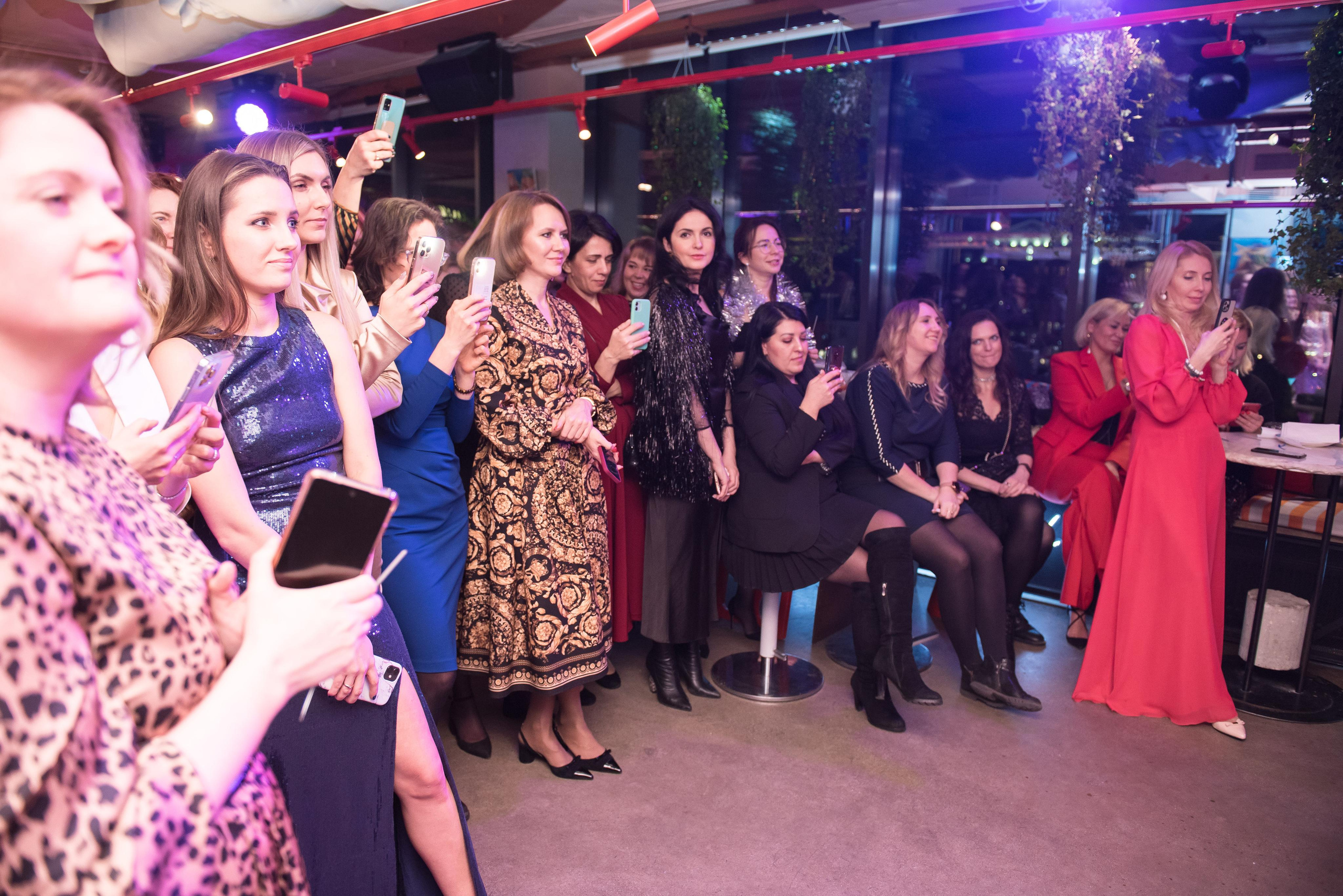 Новогодний девичник «Небанальный нетворкинг». Бренд-фотограф для экспертов и блогеров в Москве Влада Горбовская